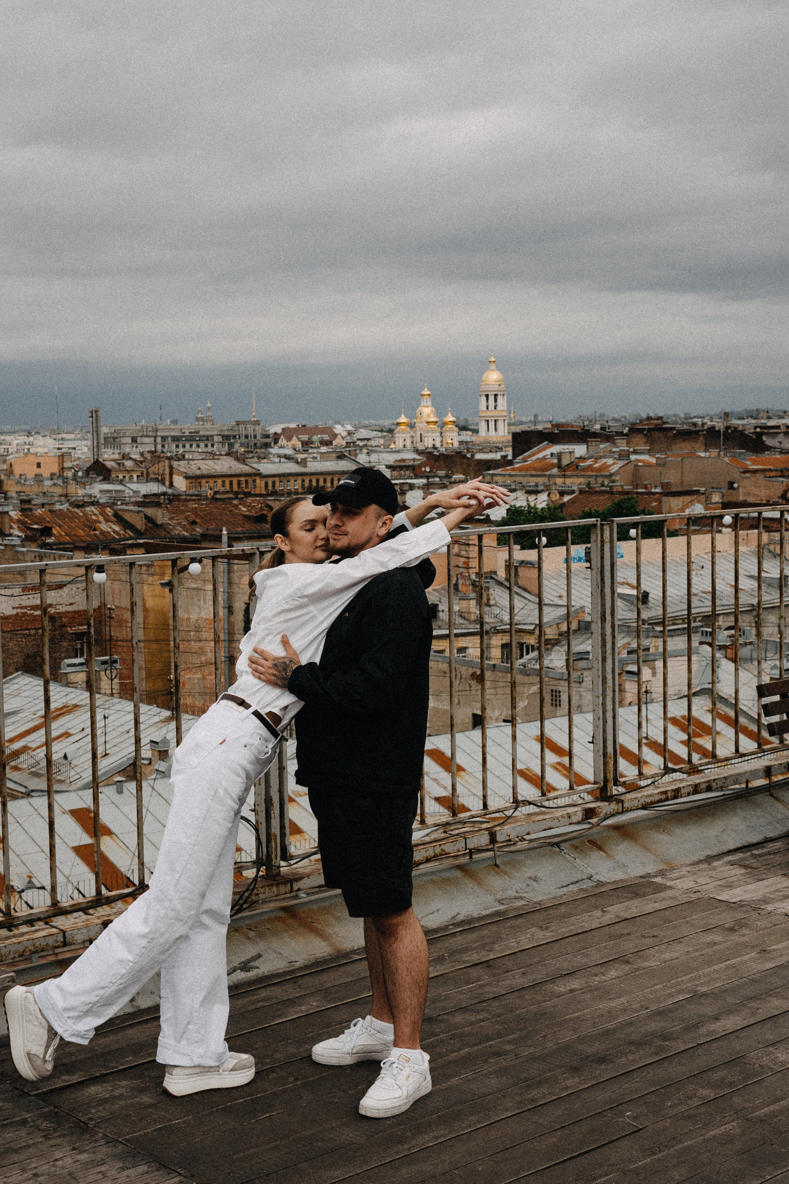 МЫ ГУЛЯЛИ ПРО КРЫШАМ ПИТЕРА. Профессиональный фотограф, Санкт-Петербург — Виктория Богомолова