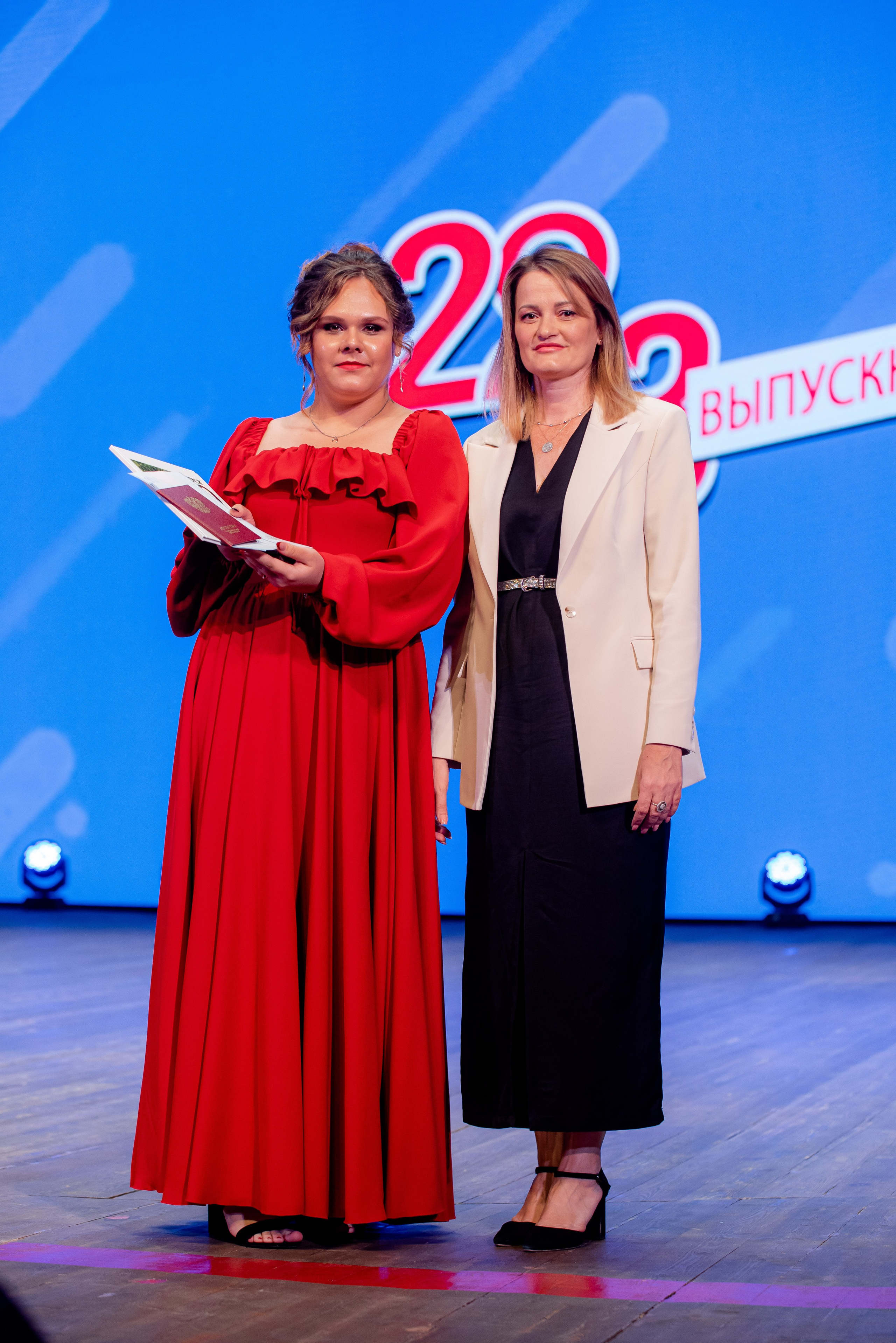 30 Школа. Вручение и Банкет. ДК Юбилейный и Банхоф. Фотограф в Волгограде и Волжском Александр Горбань