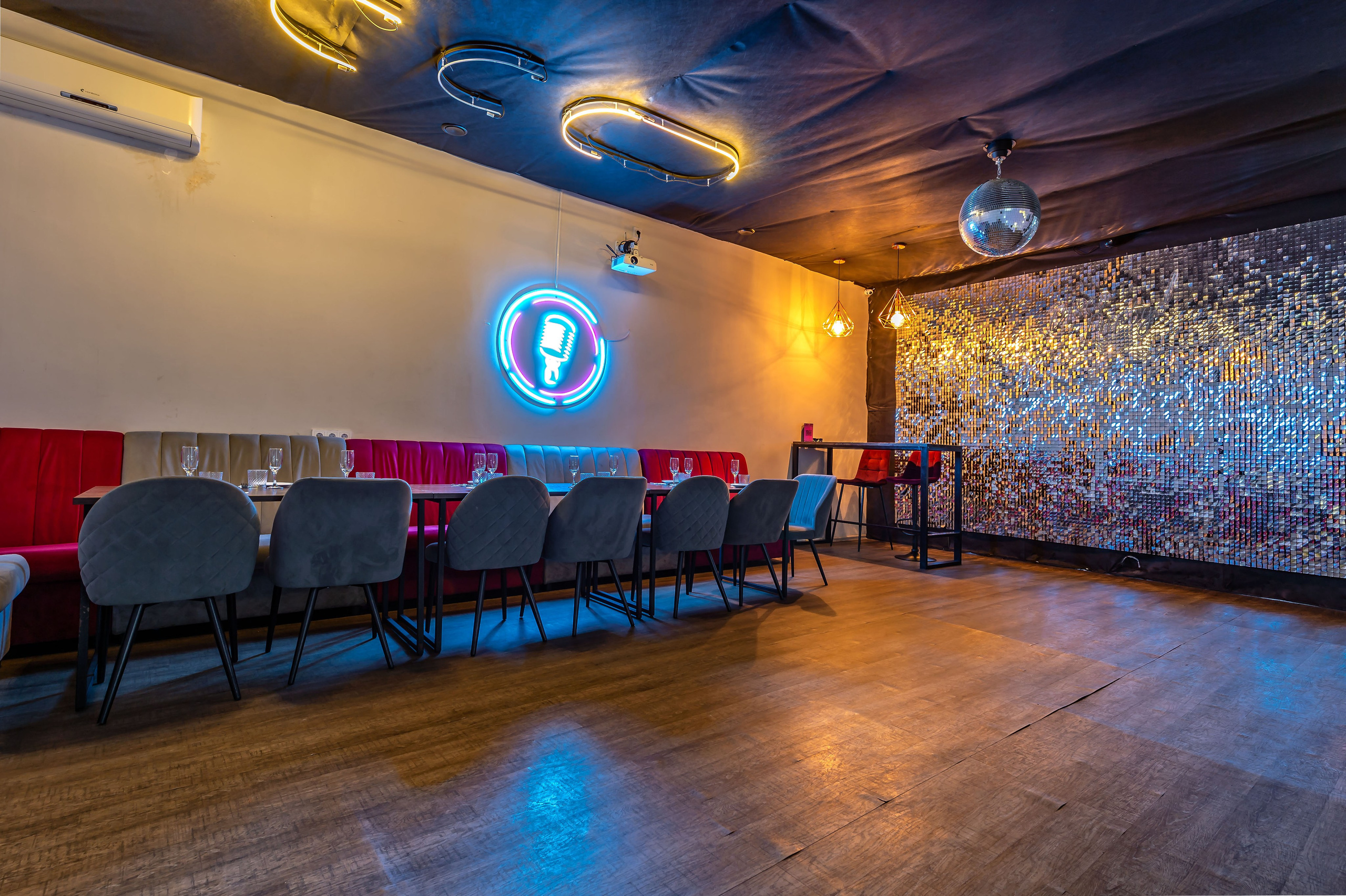 Диско. Аренда лофта в СПб для мероприятий