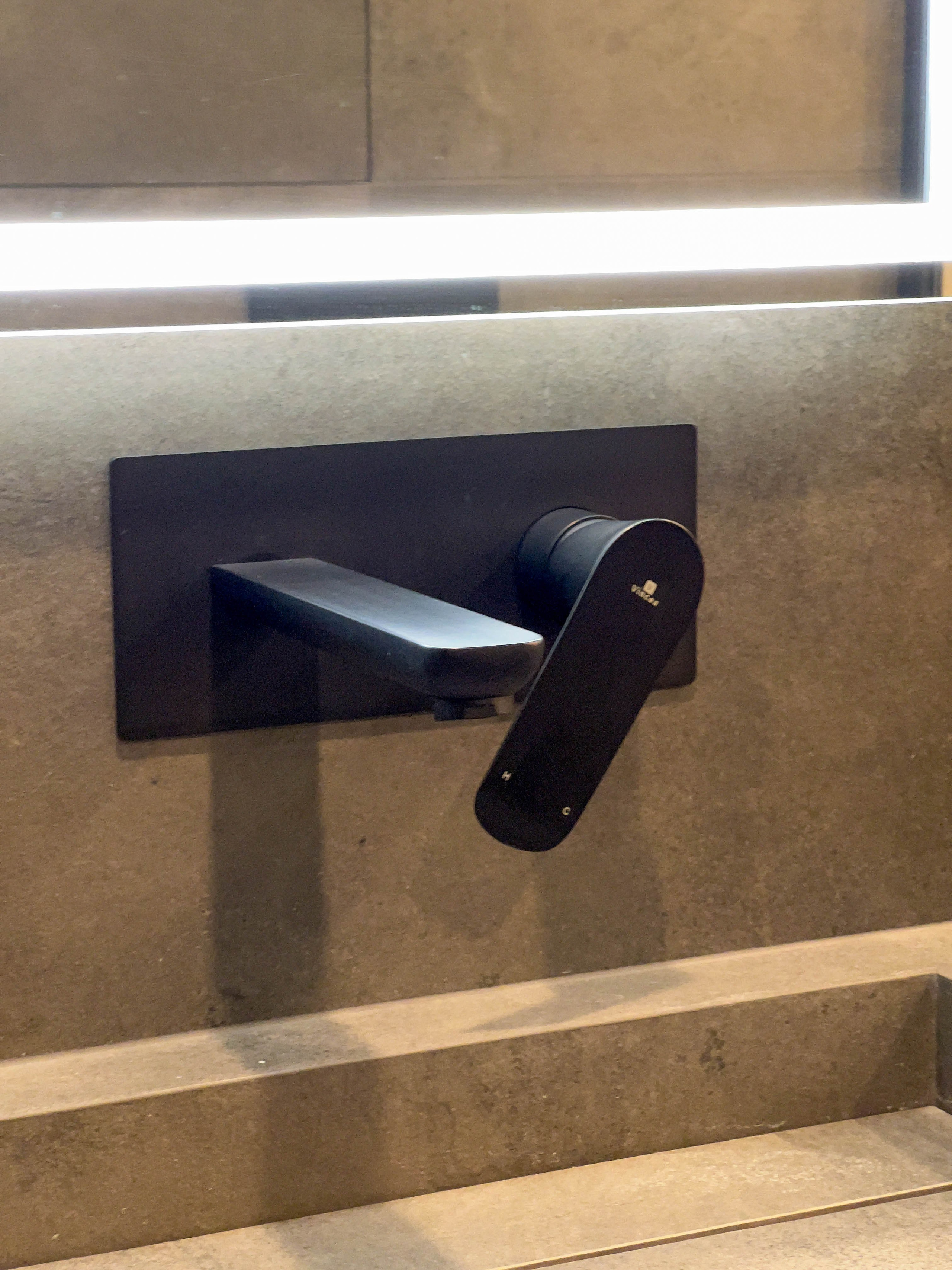 The apartment is on two levels. Fotograf Dmitrii Donets