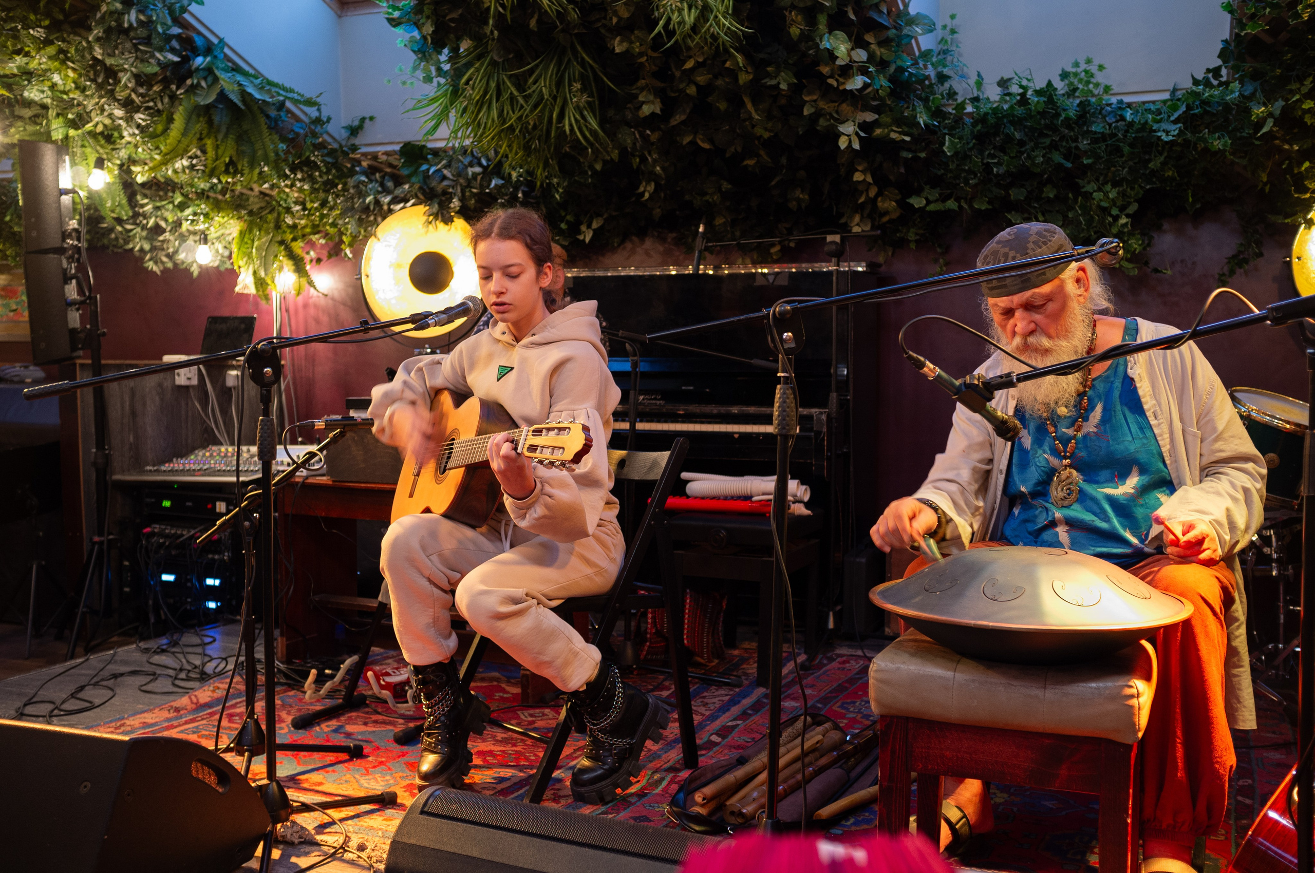 Китайский джаз и этника. Бронислав Виногродский в Kozlov club. Искусство фотографии. Мария Осокина