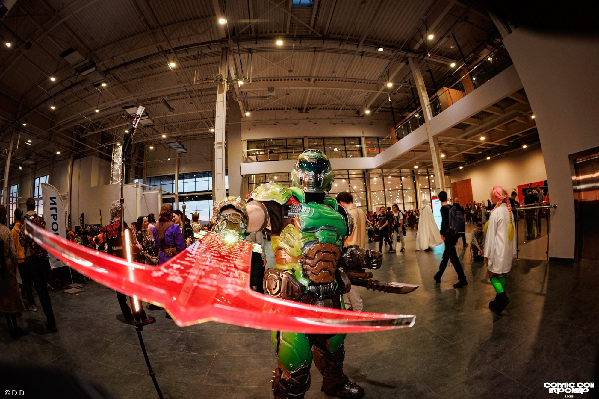 Comic Con Игромир 2025. Различные мероприятия и просто фотографии людей