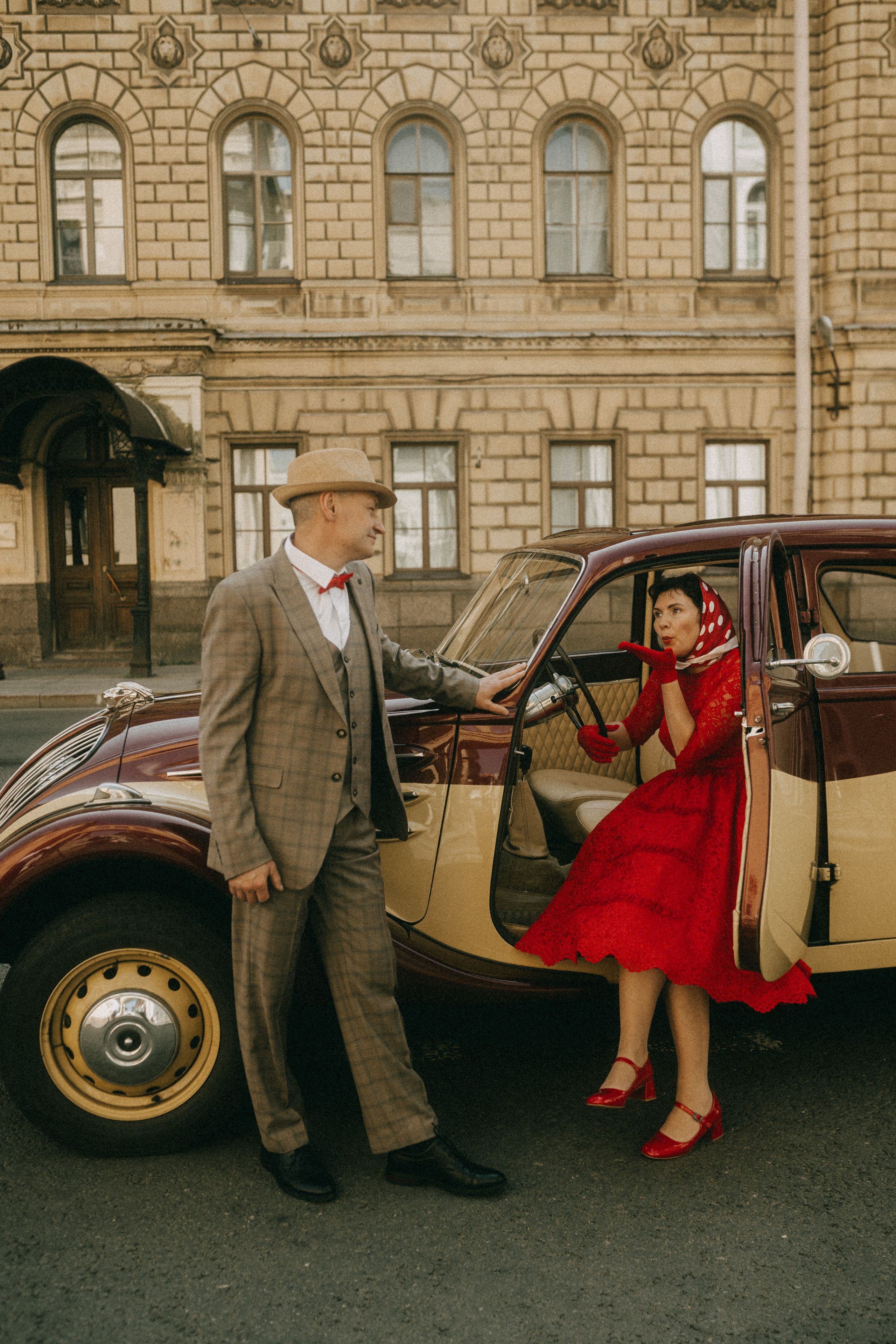 Любовь Ленинграде. Фотограф в Санкт Петербурге Лара Великова