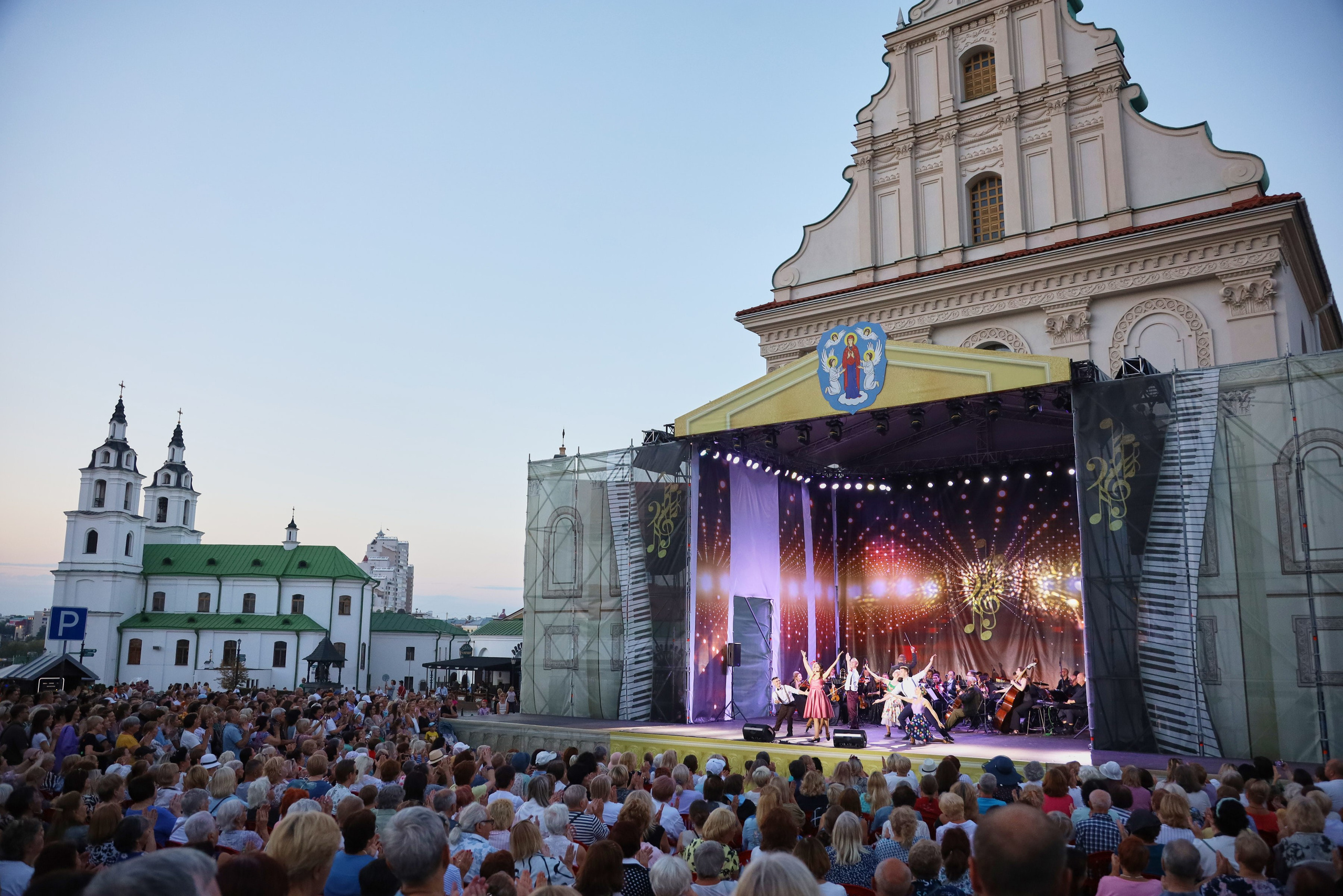 Минск. Традиционный проект «Классика у Ратуши». Репортажный фотограф в Минске. Алексей Матюшков