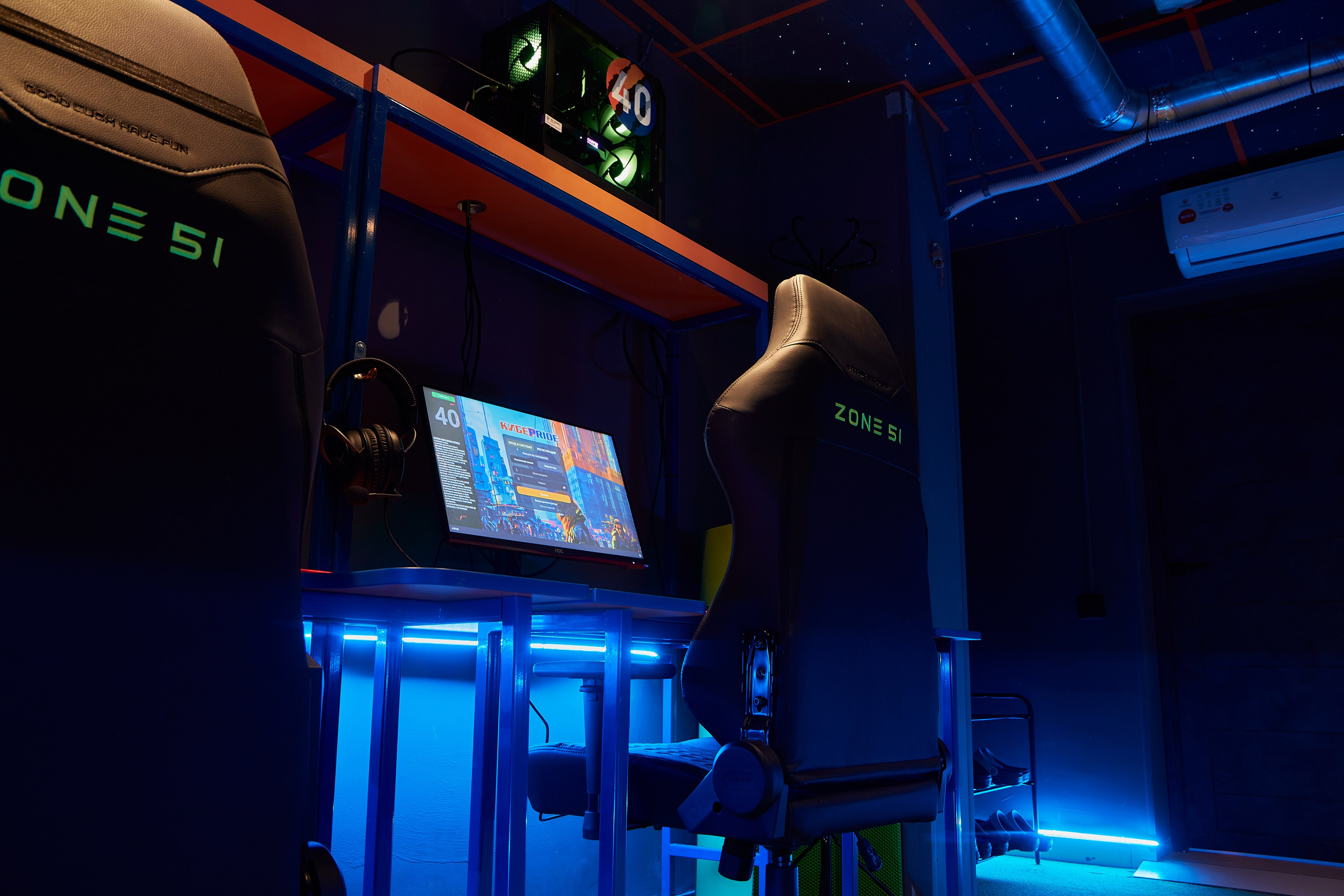 Фотосъёмка компьютерного клуба. Предметный и репортажный фотограф Алексей Кротов