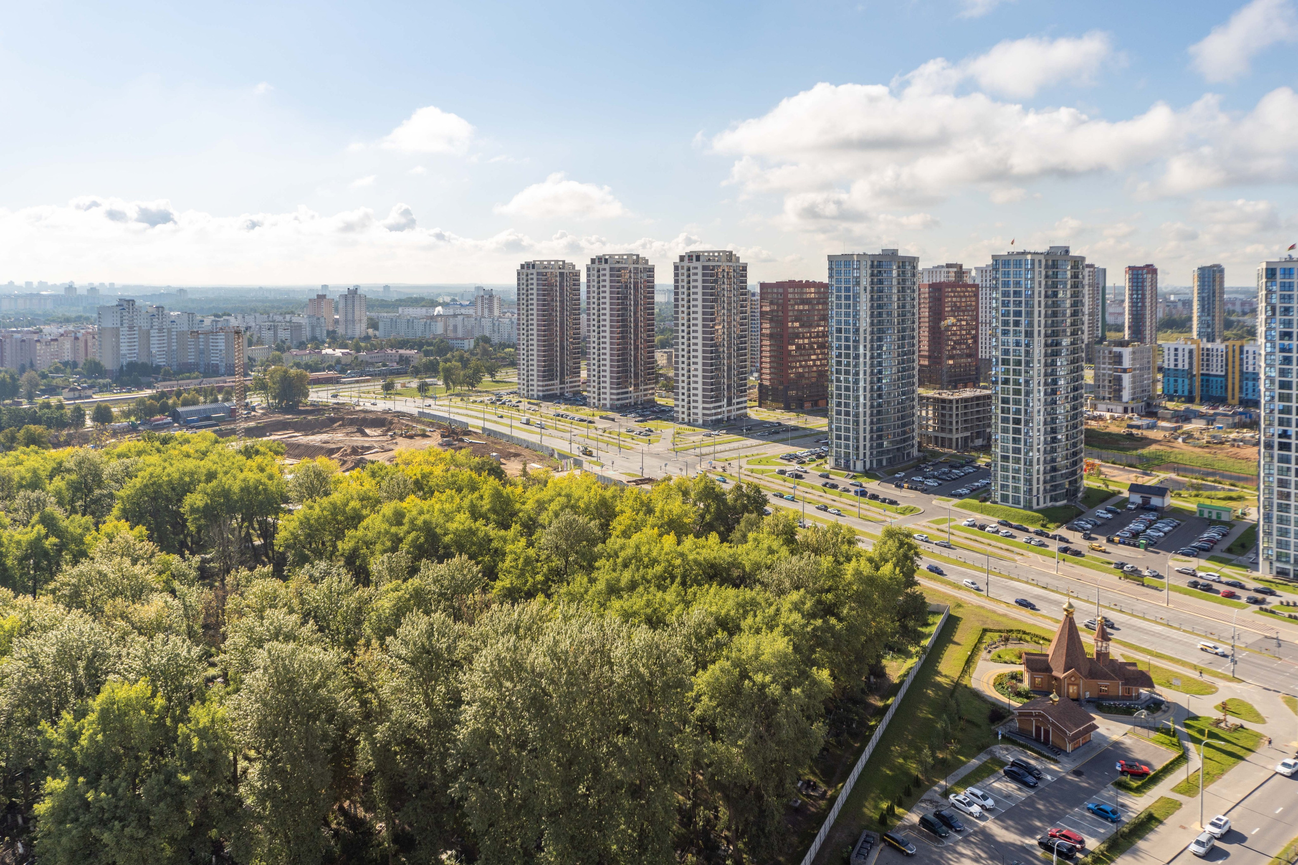 Вид на Минск из окна пентхауса на 25 этаже 