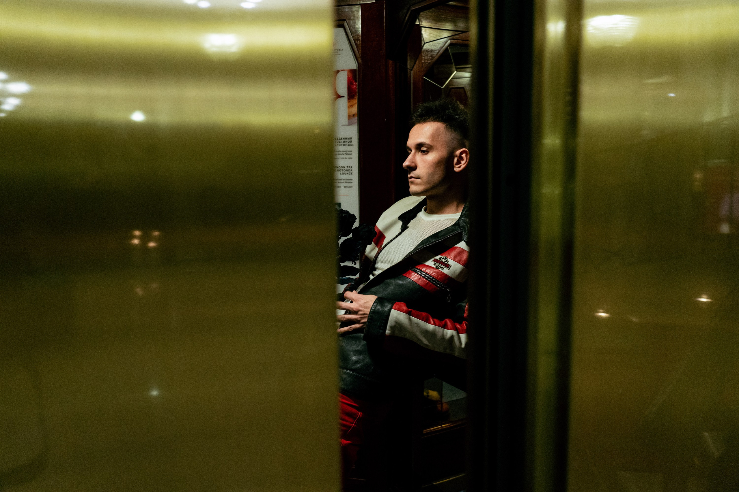 ОДИНОЧЕСТВО В ОТЕЛЕ. Креативный фотограф из Питера, Владис. Такого результата нет, и не будет, ни у кого на свете! Не приходите на съёмку, влюбитесь в себя!