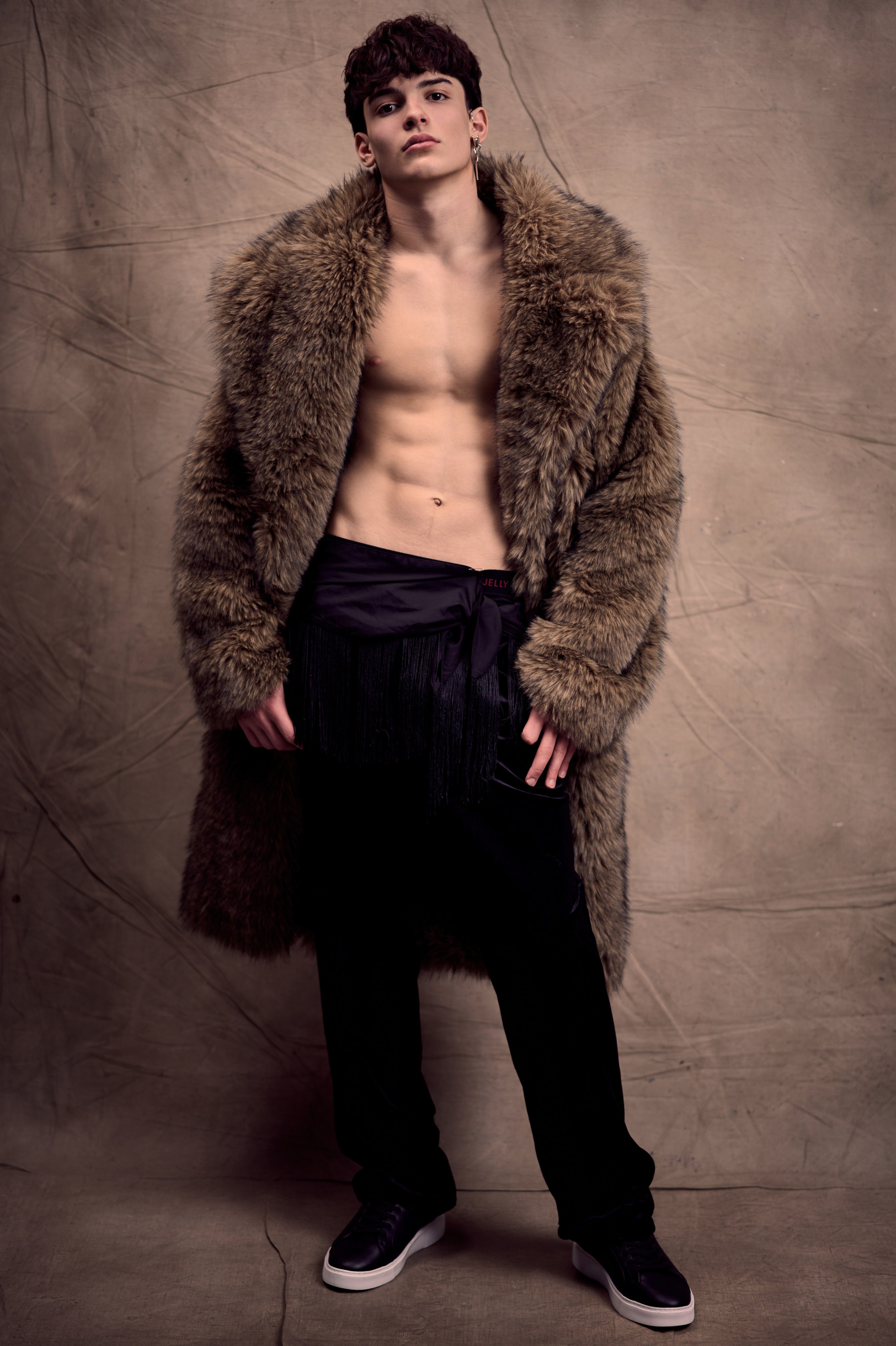 Съёмка в полный рост. Iry Vance