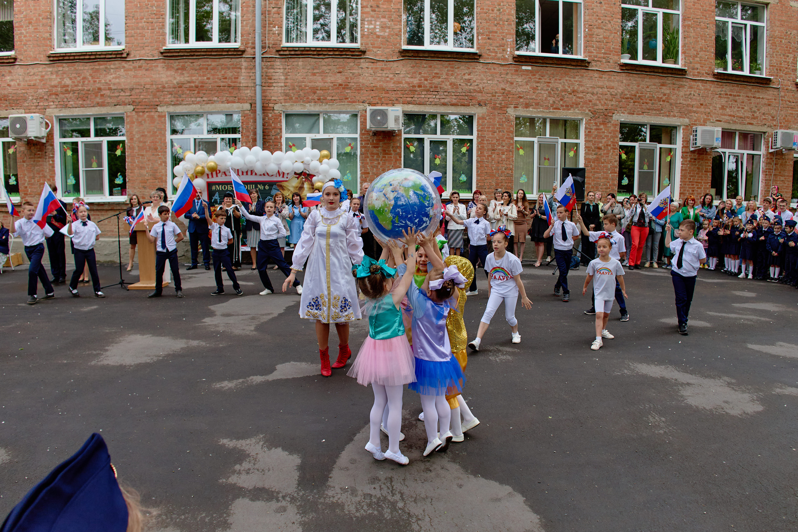 Сьемка линейки на 1 сентября таганрог 6 школа. Фотограф Выпускные альбомы Таганрог Сергей Коробченко
