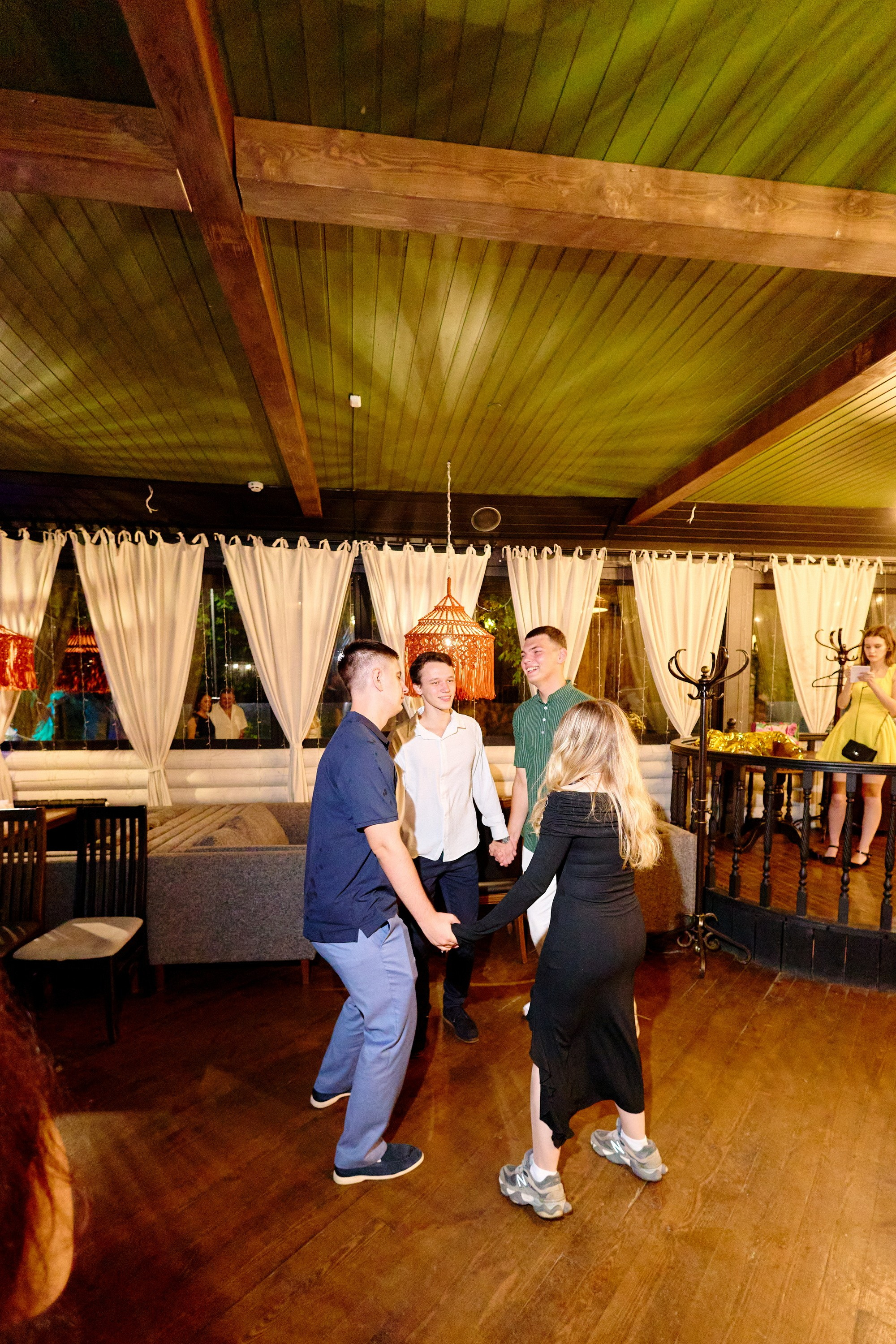 Выпускной 35 Сош. Фотограф Выпускные альбомы Таганрог Сергей Коробченко