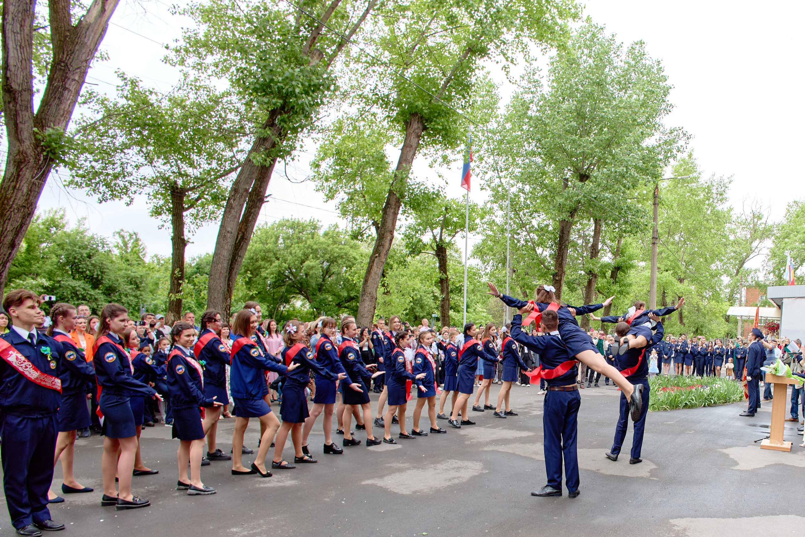 Сьемка линейки на 1 сентября таганрог 6 школа. Фотограф Выпускные альбомы Таганрог Сергей Коробченко
