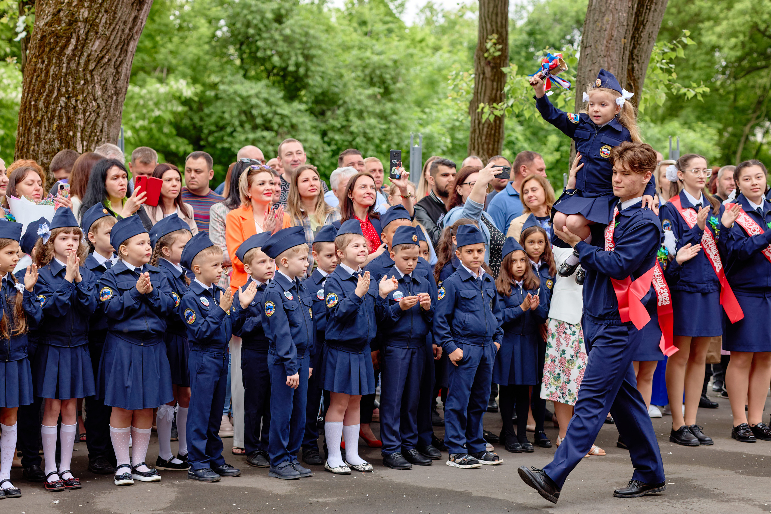 Сьемка линейки на 1 сентября таганрог 6 школа. Фотограф Выпускные альбомы Таганрог Сергей Коробченко