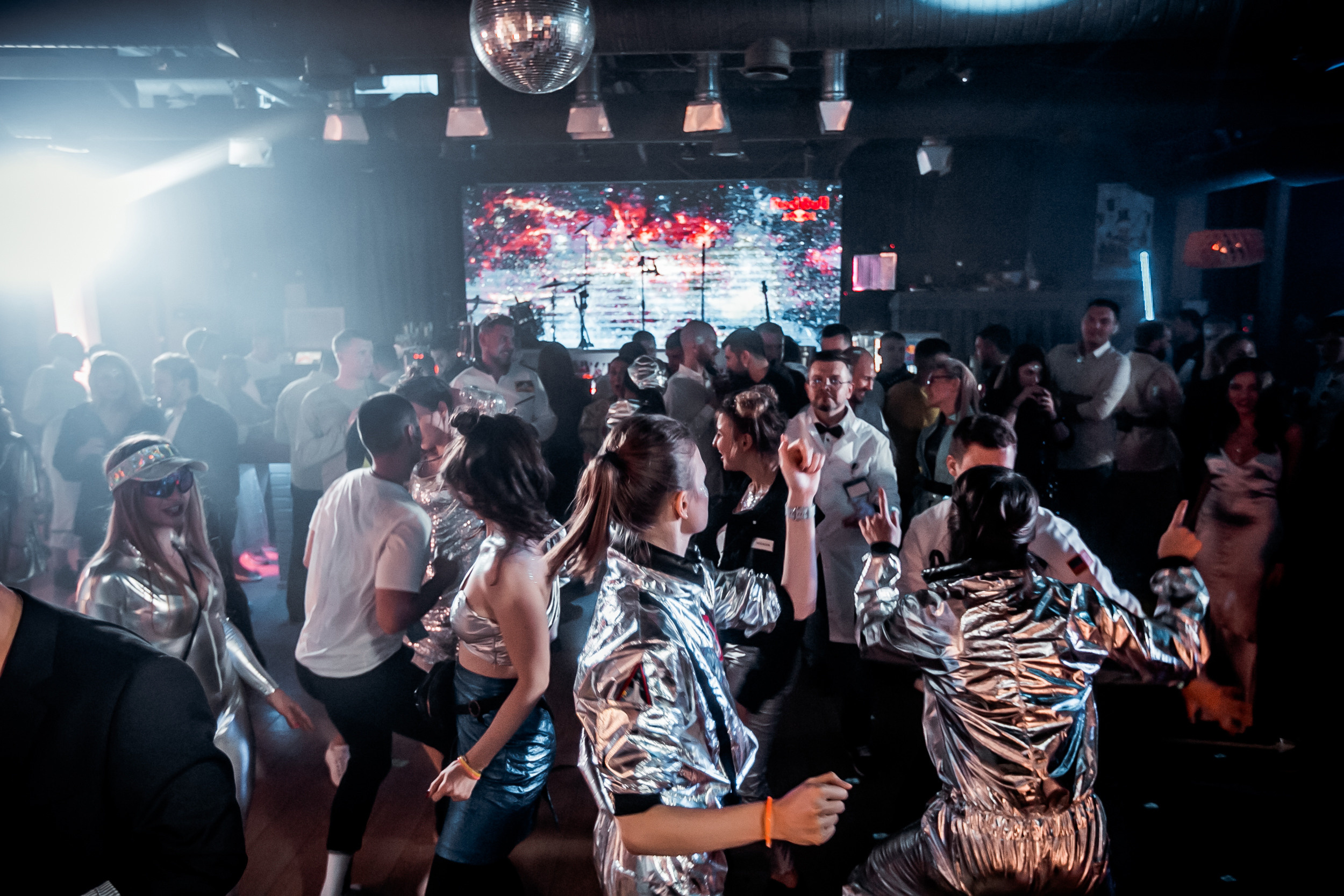 Космическая вечеринка RED BULL. Репортажный фотограф в Сочи Дмитрий Ветринский