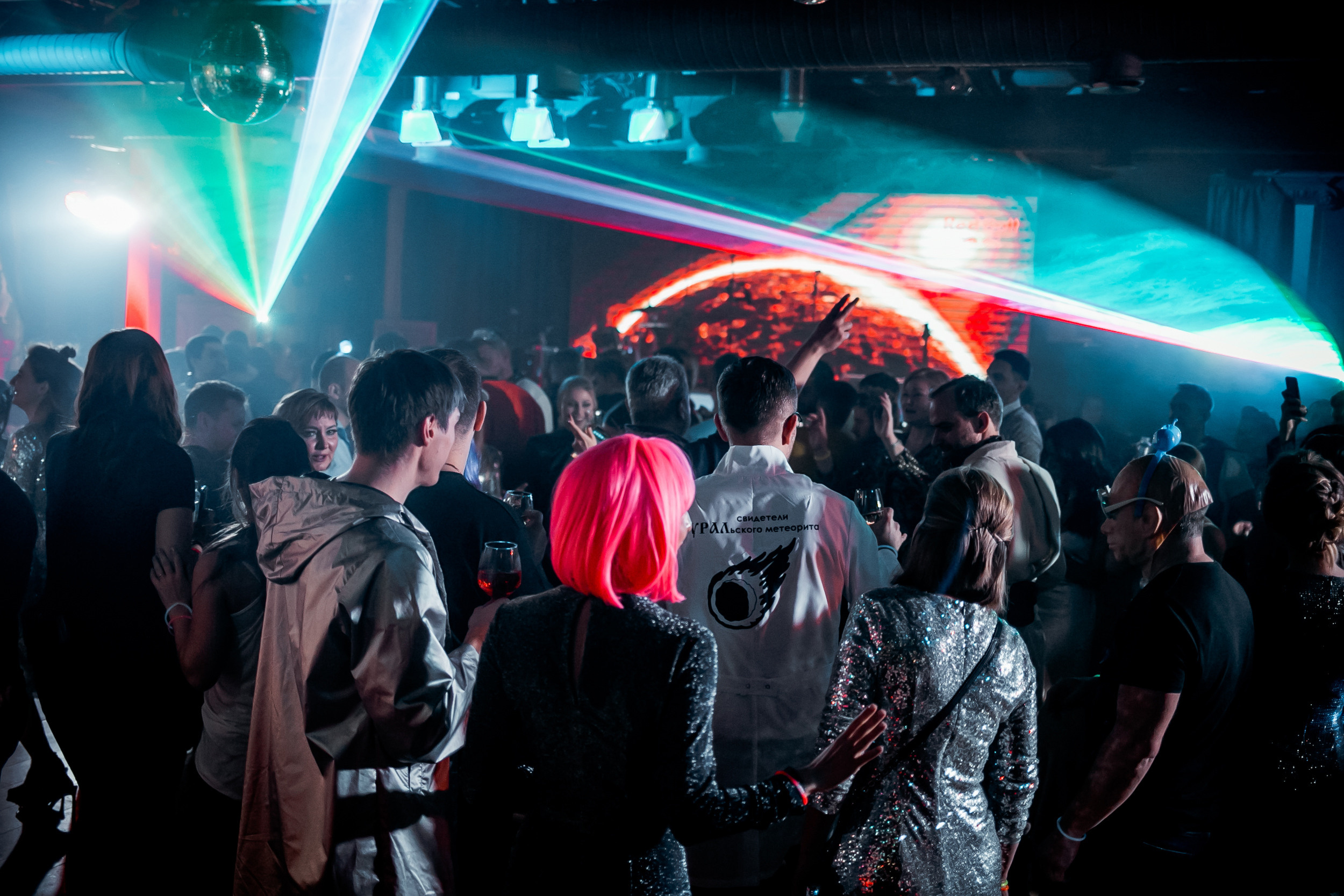 Космическая вечеринка RED BULL. Репортажный фотограф в Сочи Дмитрий Ветринский