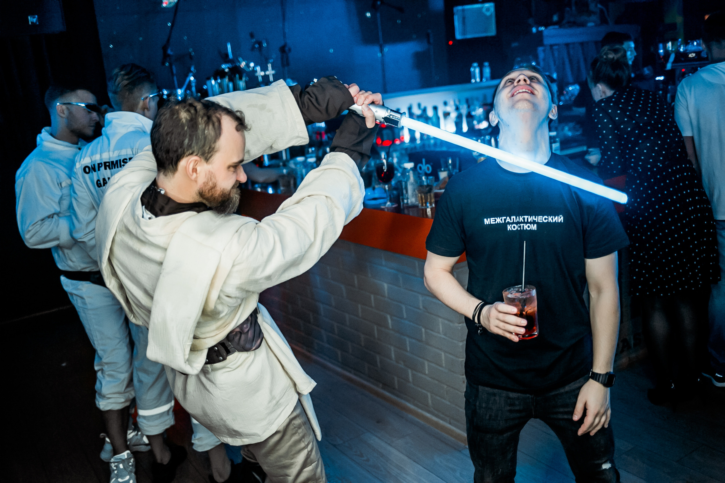 Космическая вечеринка RED BULL. Репортажный фотограф в Сочи Дмитрий Ветринский