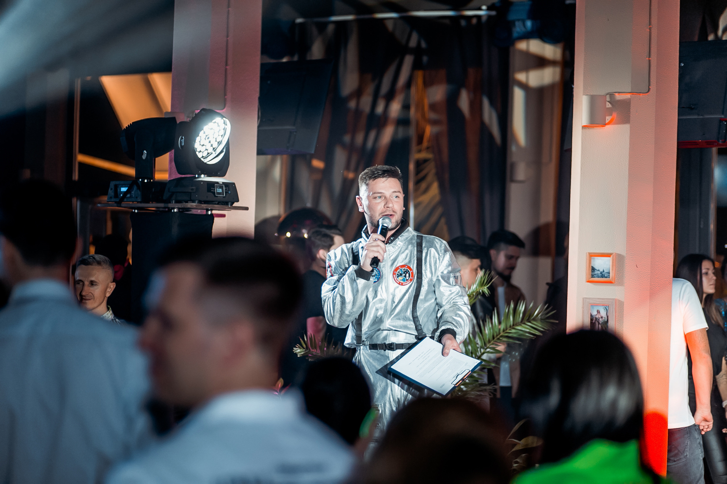 Космическая вечеринка RED BULL. Репортажный фотограф в Сочи Дмитрий Ветринский