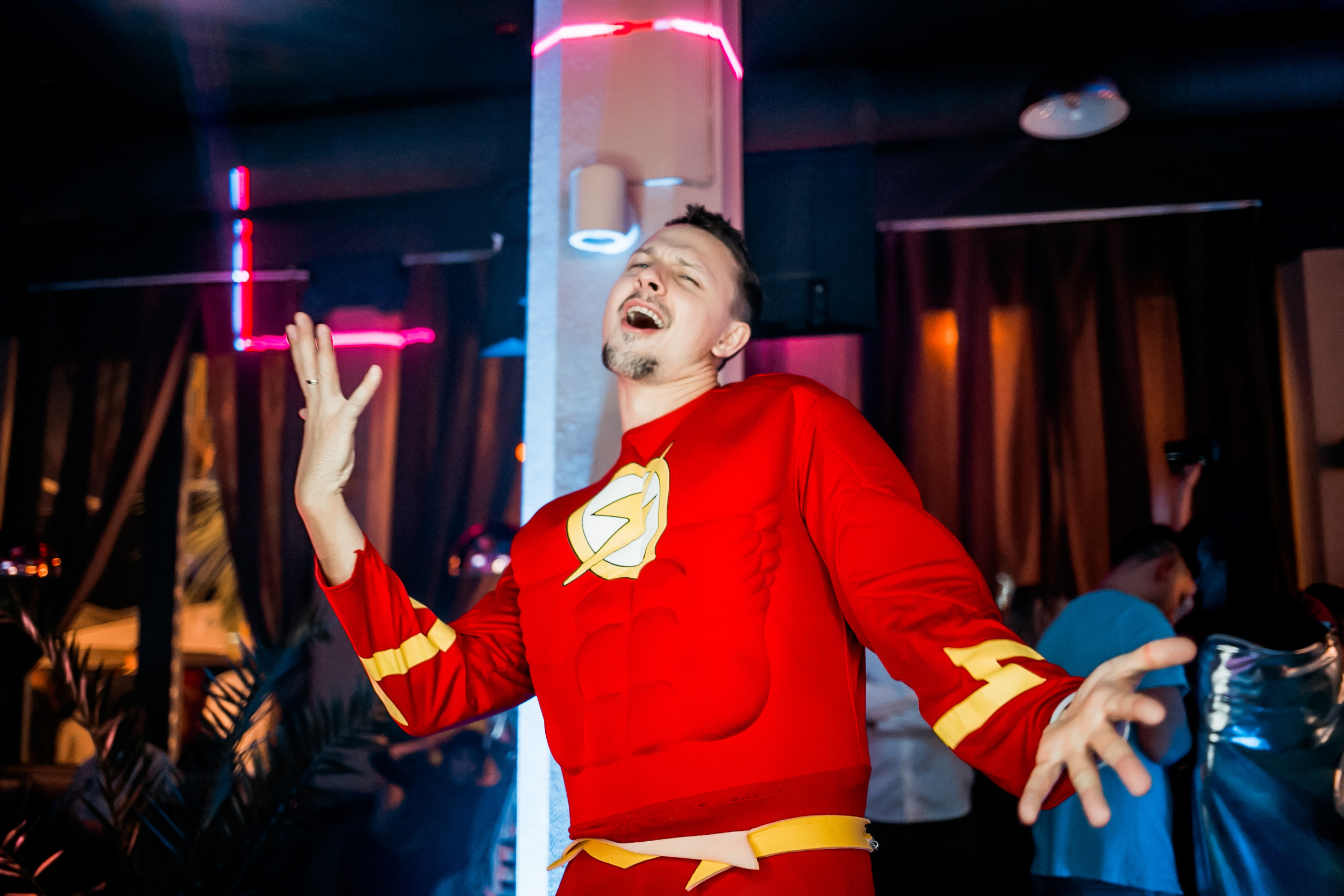 Космическая вечеринка RED BULL. Репортажный фотограф в Сочи Дмитрий Ветринский