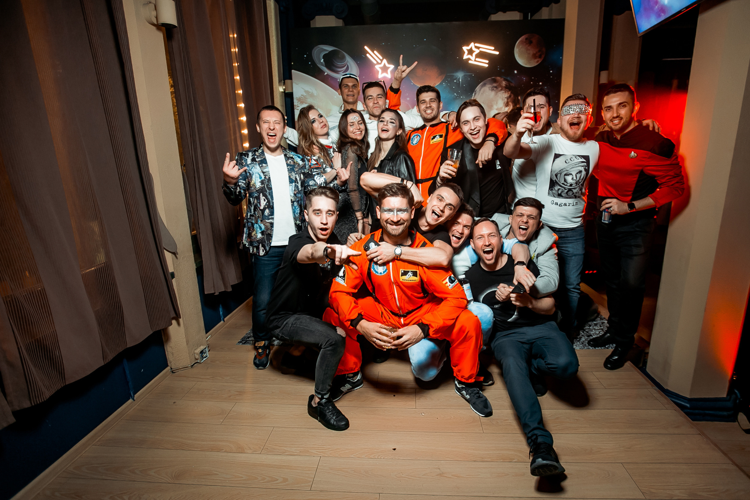 Космическая вечеринка RED BULL. Репортажный фотограф в Сочи Дмитрий Ветринский