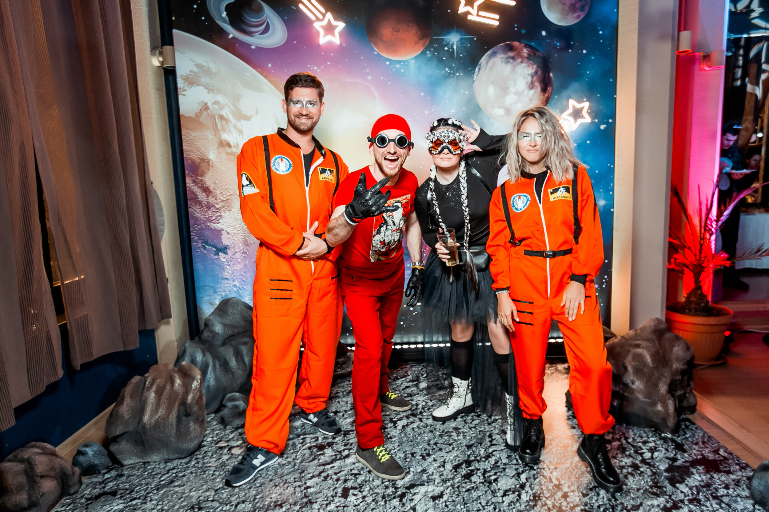 Космическая вечеринка RED BULL. Репортажный фотограф в Сочи Дмитрий Ветринский