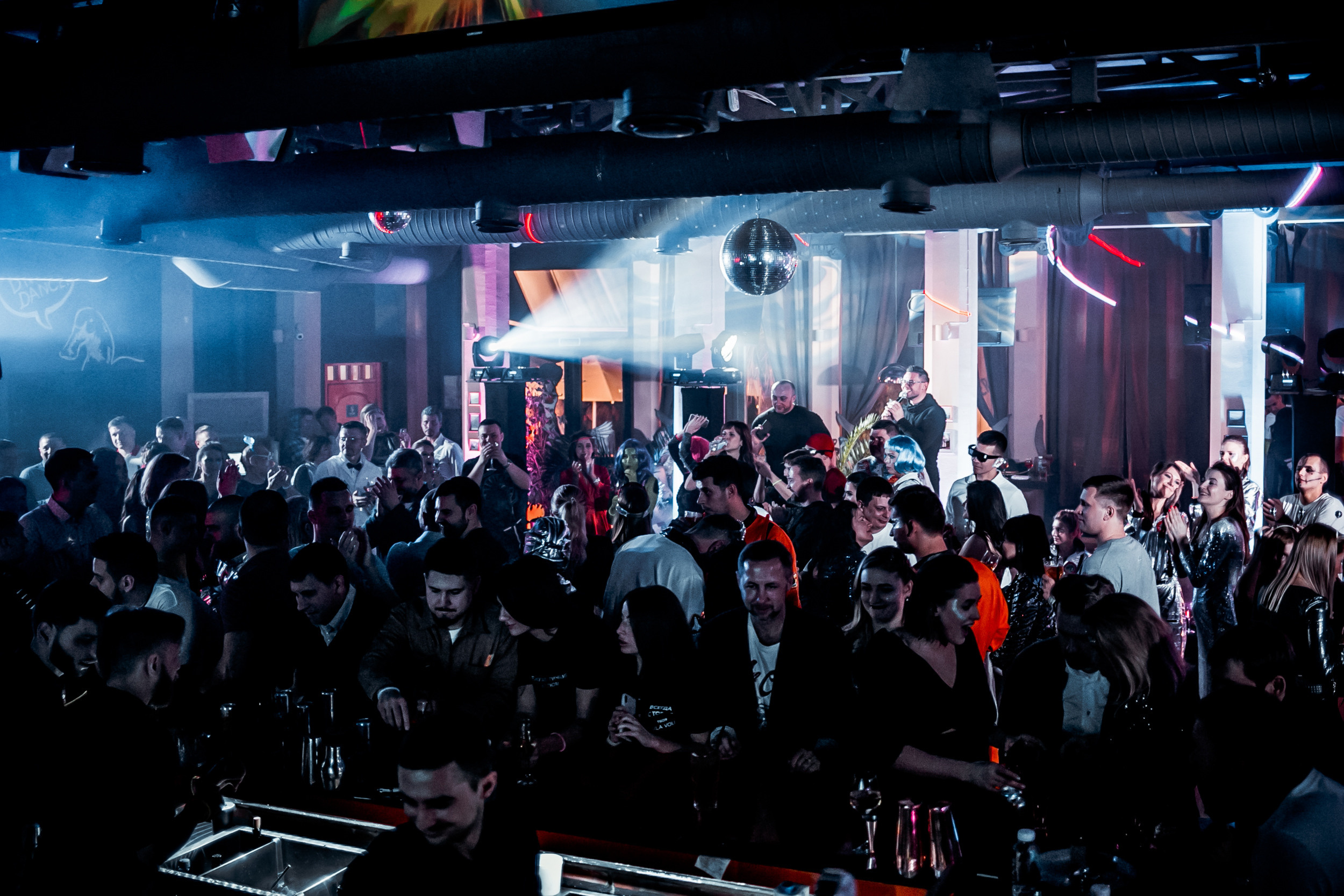Космическая вечеринка RED BULL. Репортажный фотограф в Сочи Дмитрий Ветринский