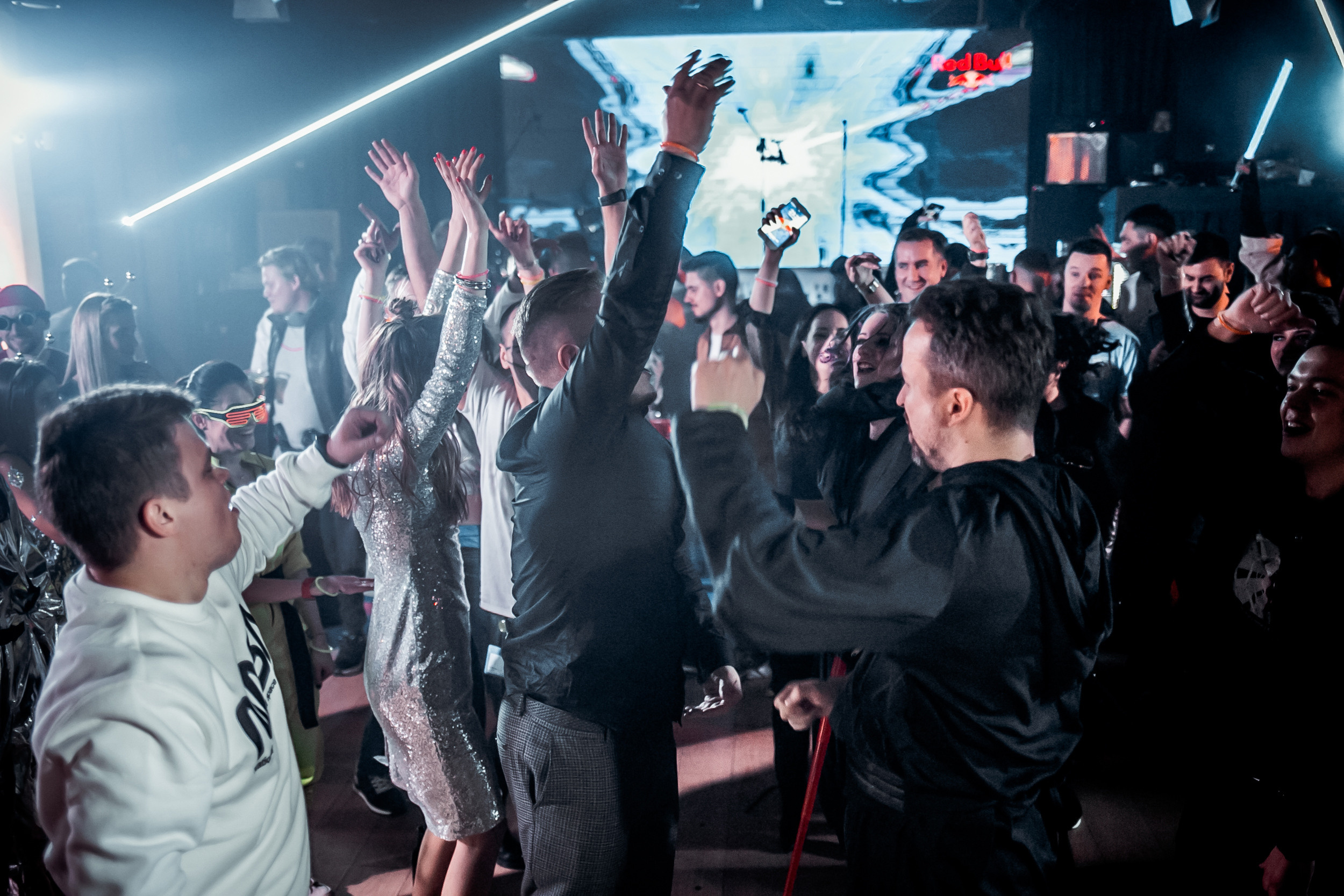 Космическая вечеринка RED BULL. Репортажный фотограф в Сочи Дмитрий Ветринский