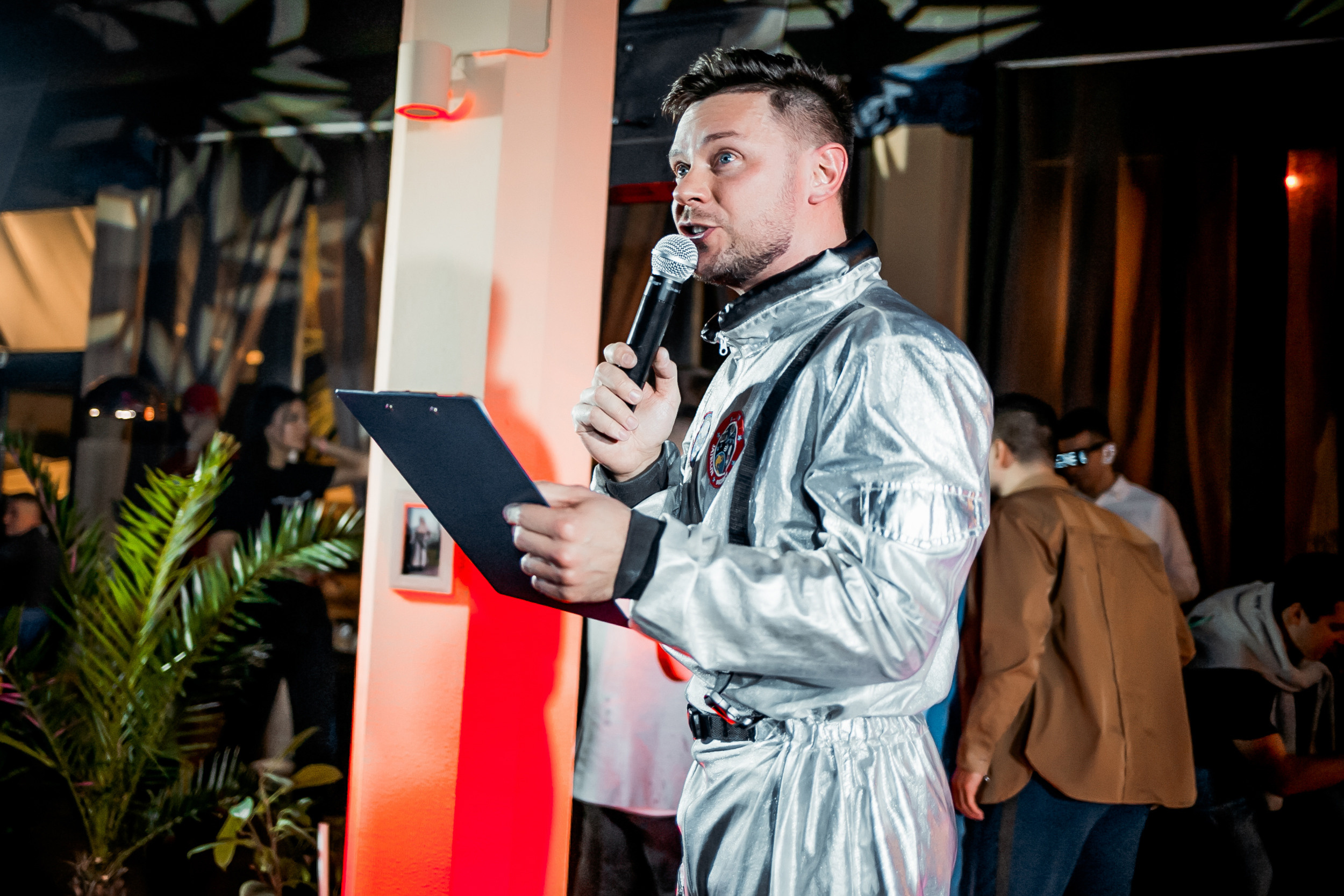 Космическая вечеринка RED BULL. Репортажный фотограф в Сочи Дмитрий Ветринский