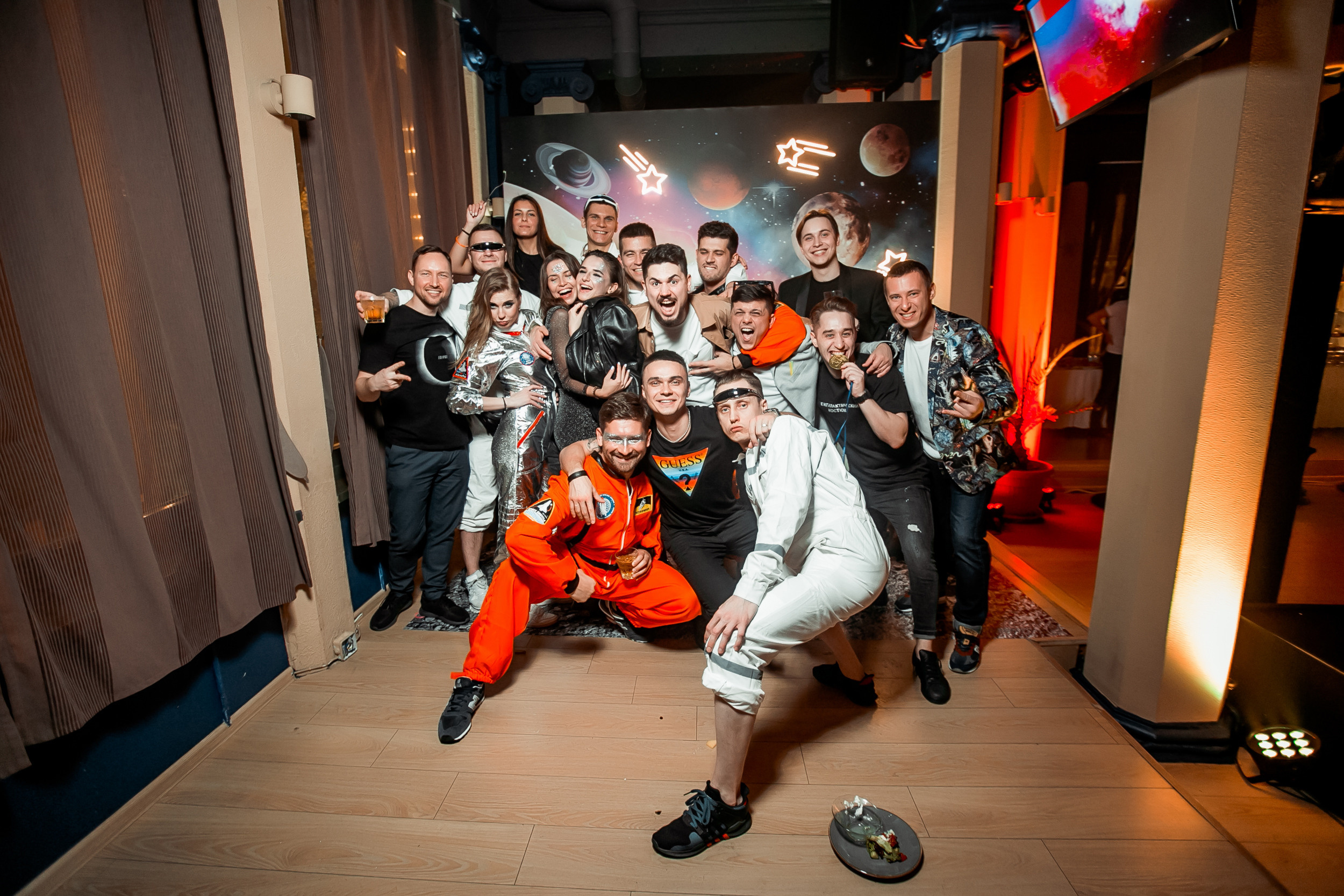 Космическая вечеринка RED BULL. Репортажный фотограф в Сочи Дмитрий Ветринский