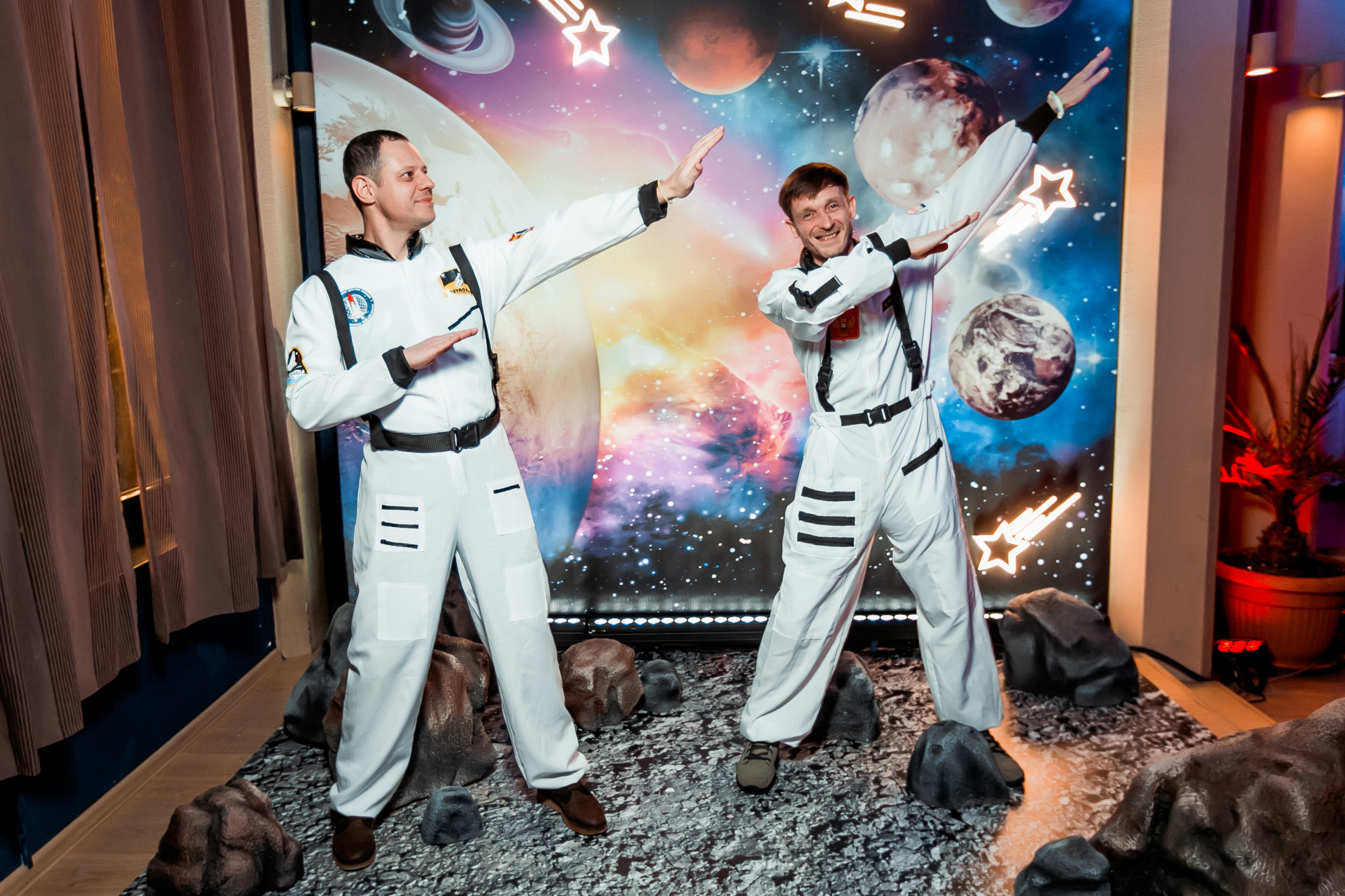 Космическая вечеринка RED BULL. Репортажный фотограф в Сочи Дмитрий Ветринский