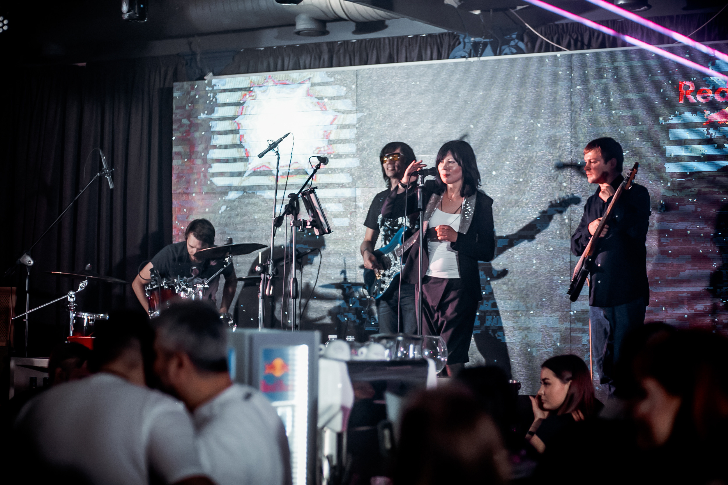 Космическая вечеринка RED BULL. Репортажный фотограф в Сочи Дмитрий Ветринский