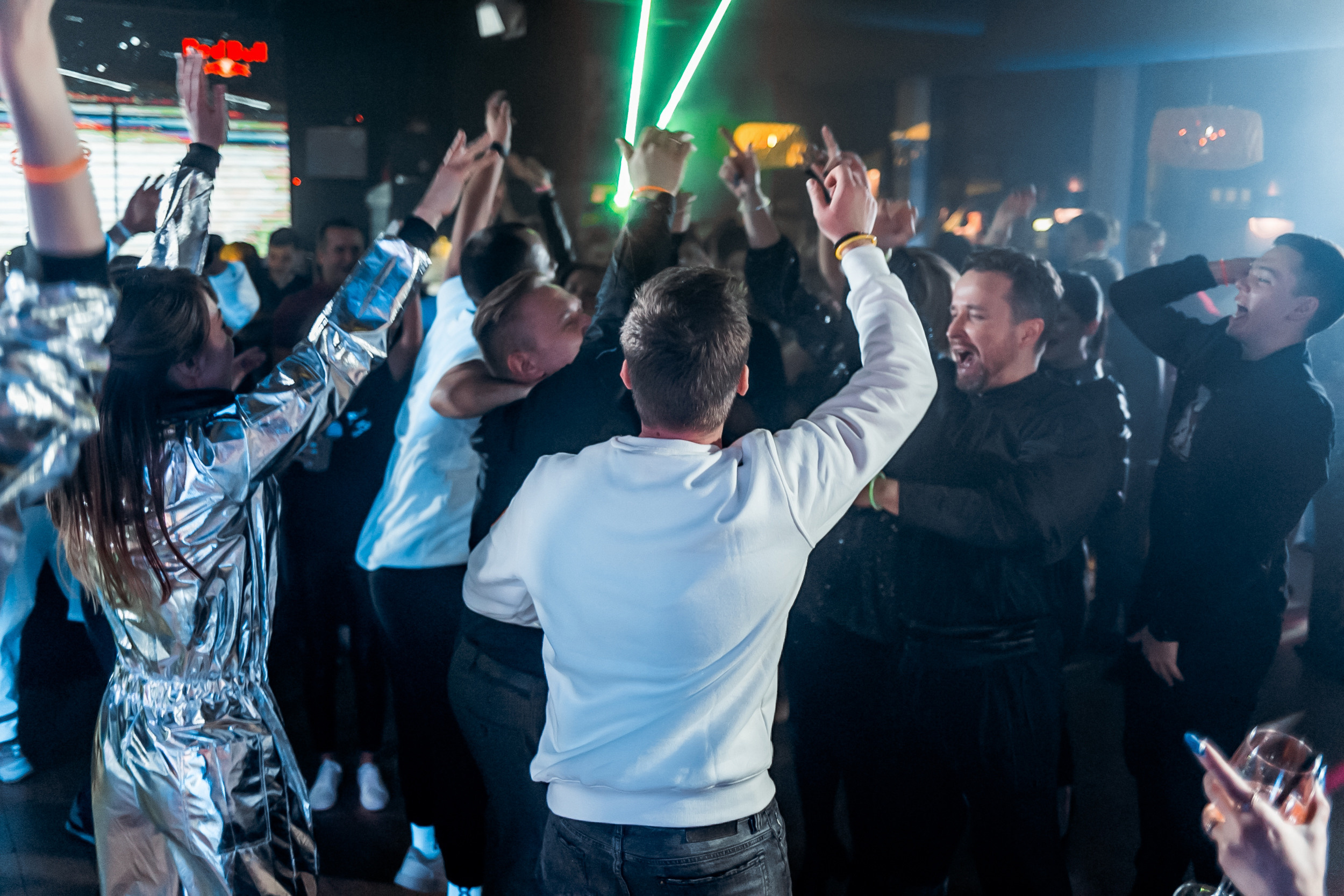 Космическая вечеринка RED BULL. Репортажный фотограф в Сочи Дмитрий Ветринский