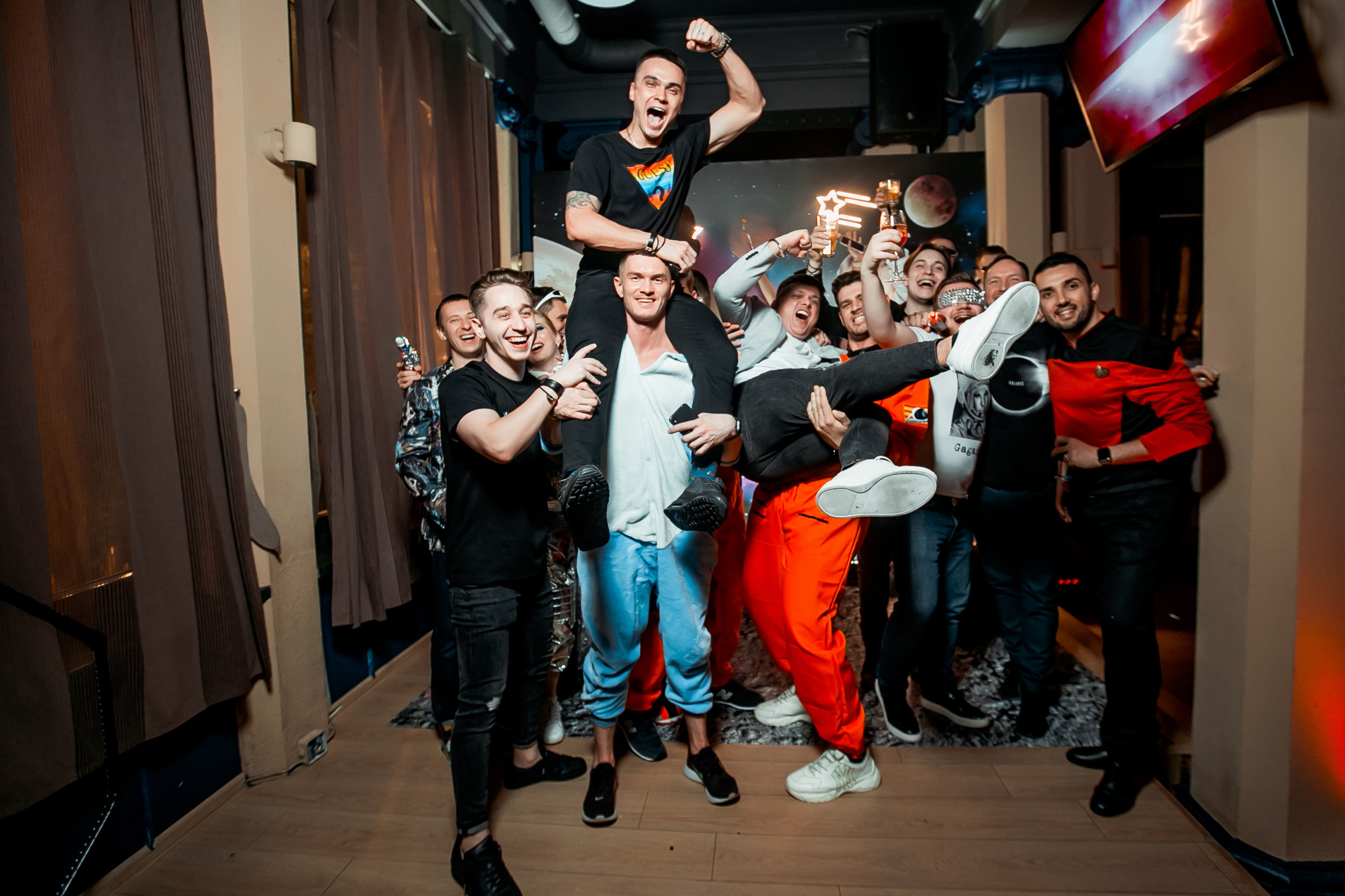 Космическая вечеринка RED BULL. Репортажный фотограф в Сочи Дмитрий Ветринский