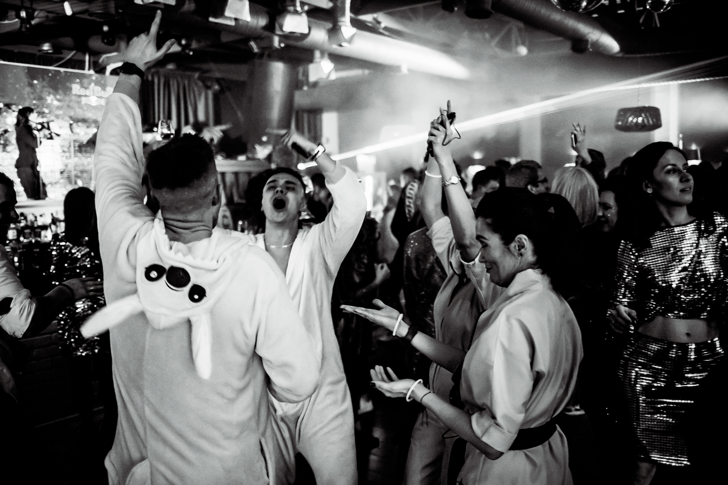 Космическая вечеринка RED BULL. Репортажный фотограф в Сочи Дмитрий Ветринский