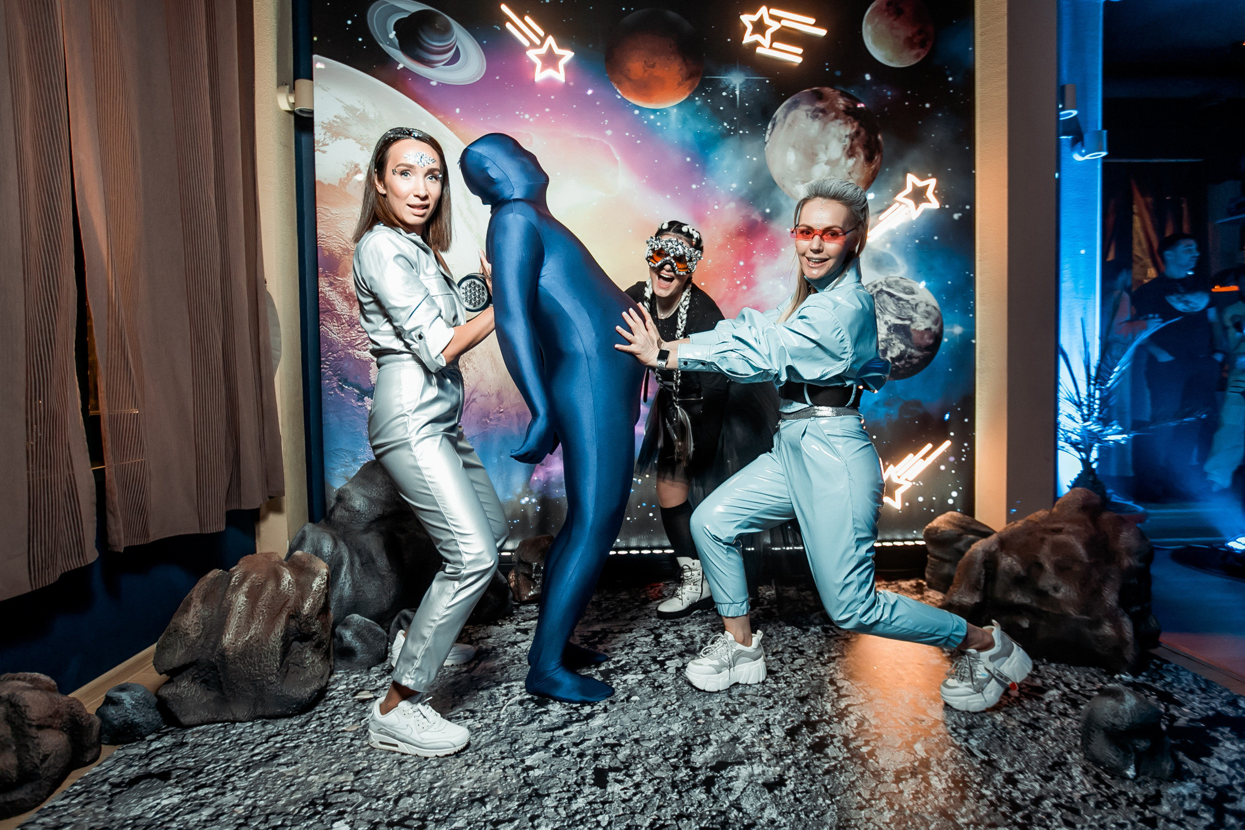 Космическая вечеринка RED BULL. Репортажный фотограф в Сочи Дмитрий Ветринский