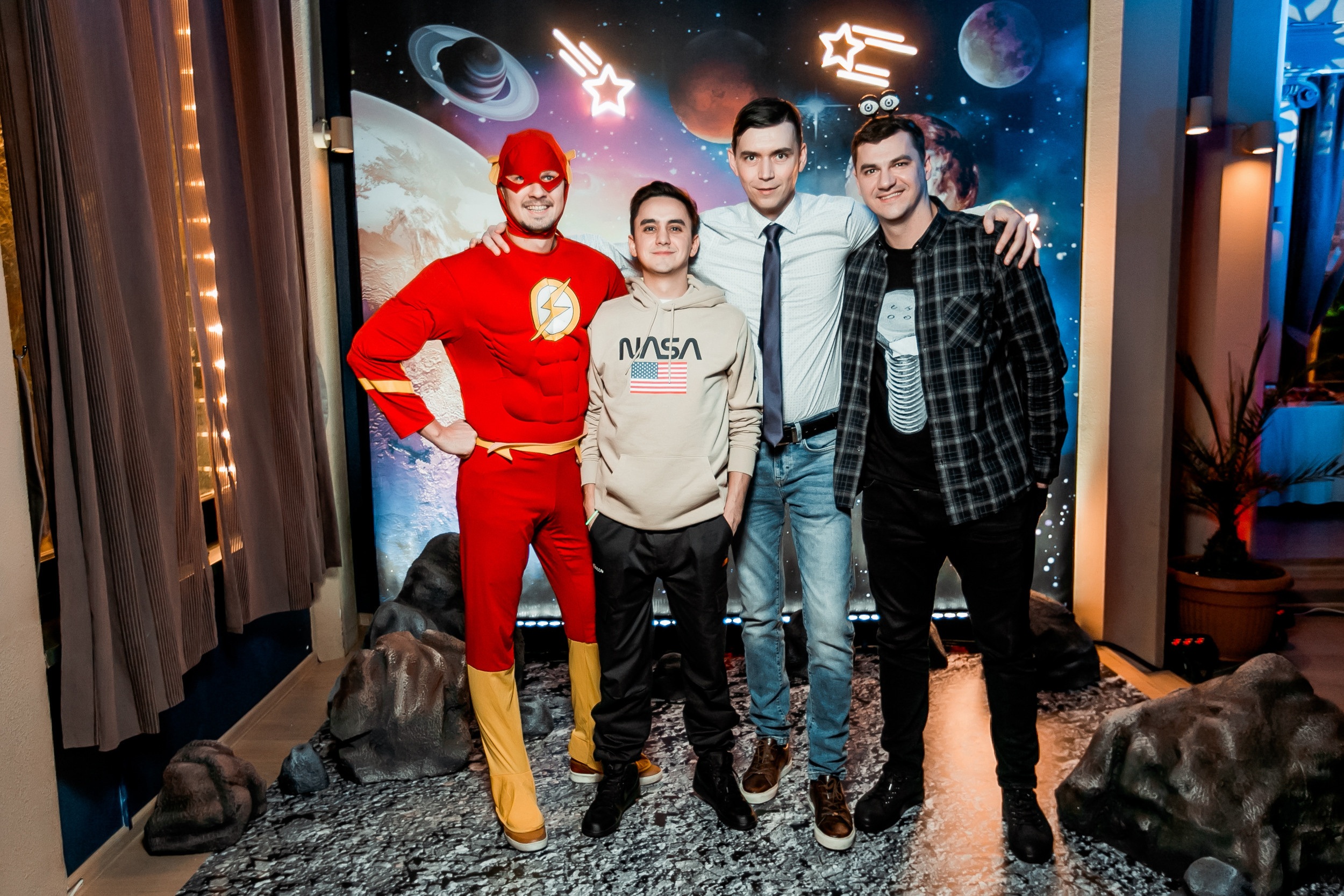 Космическая вечеринка RED BULL. Репортажный фотограф в Сочи Дмитрий Ветринский