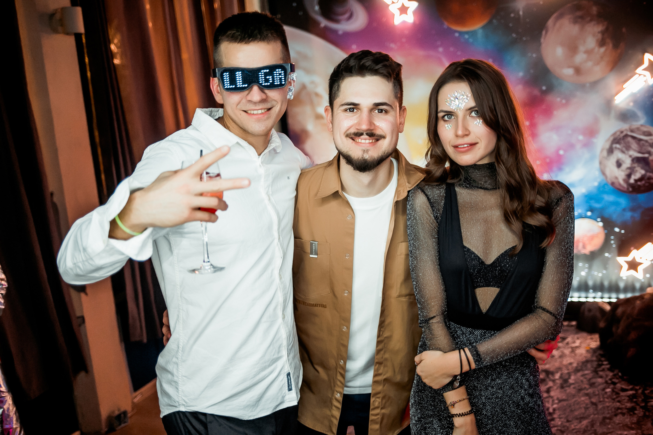 Космическая вечеринка RED BULL. Репортажный фотограф в Сочи Дмитрий Ветринский