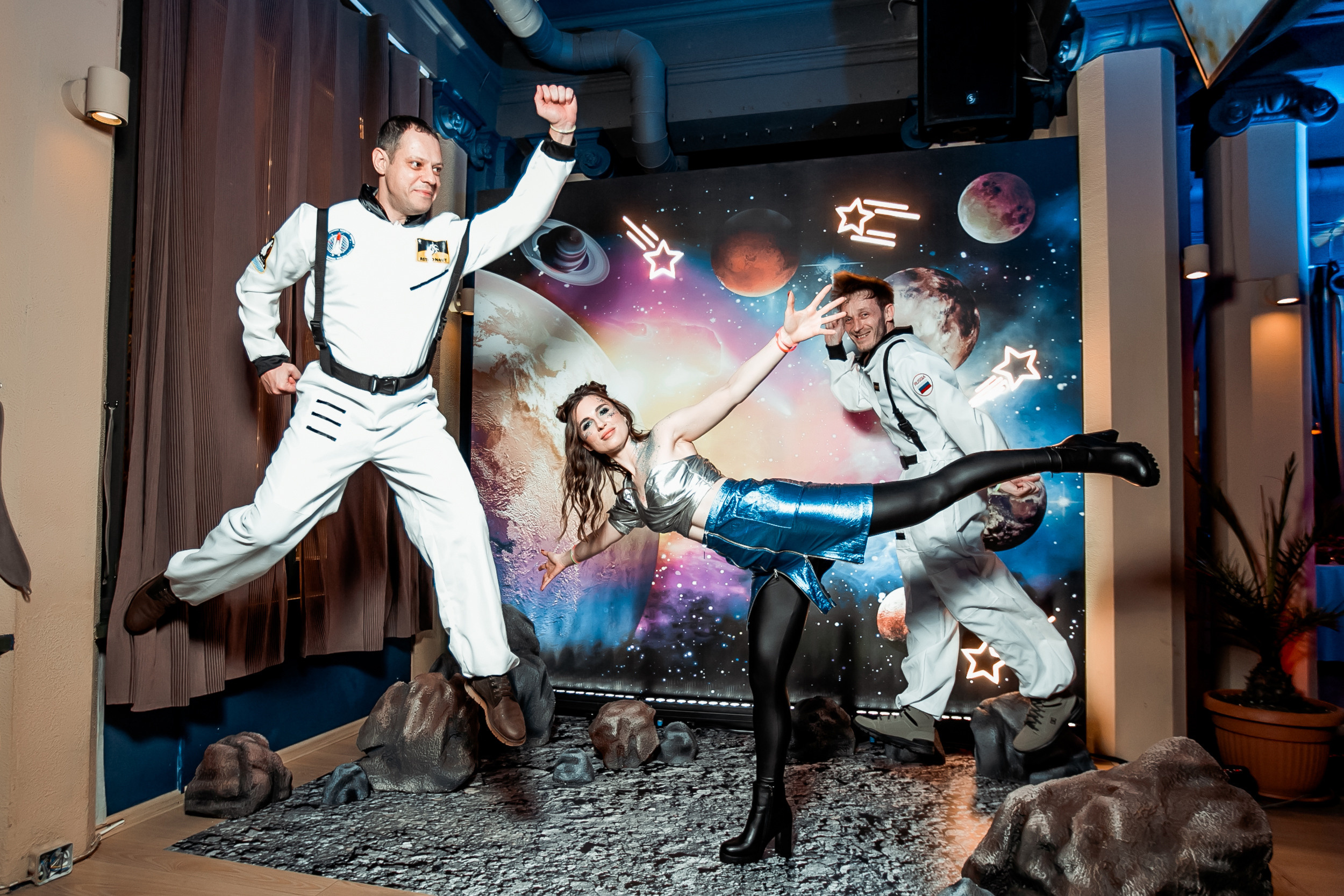 Космическая вечеринка RED BULL. Репортажный фотограф в Сочи Дмитрий Ветринский