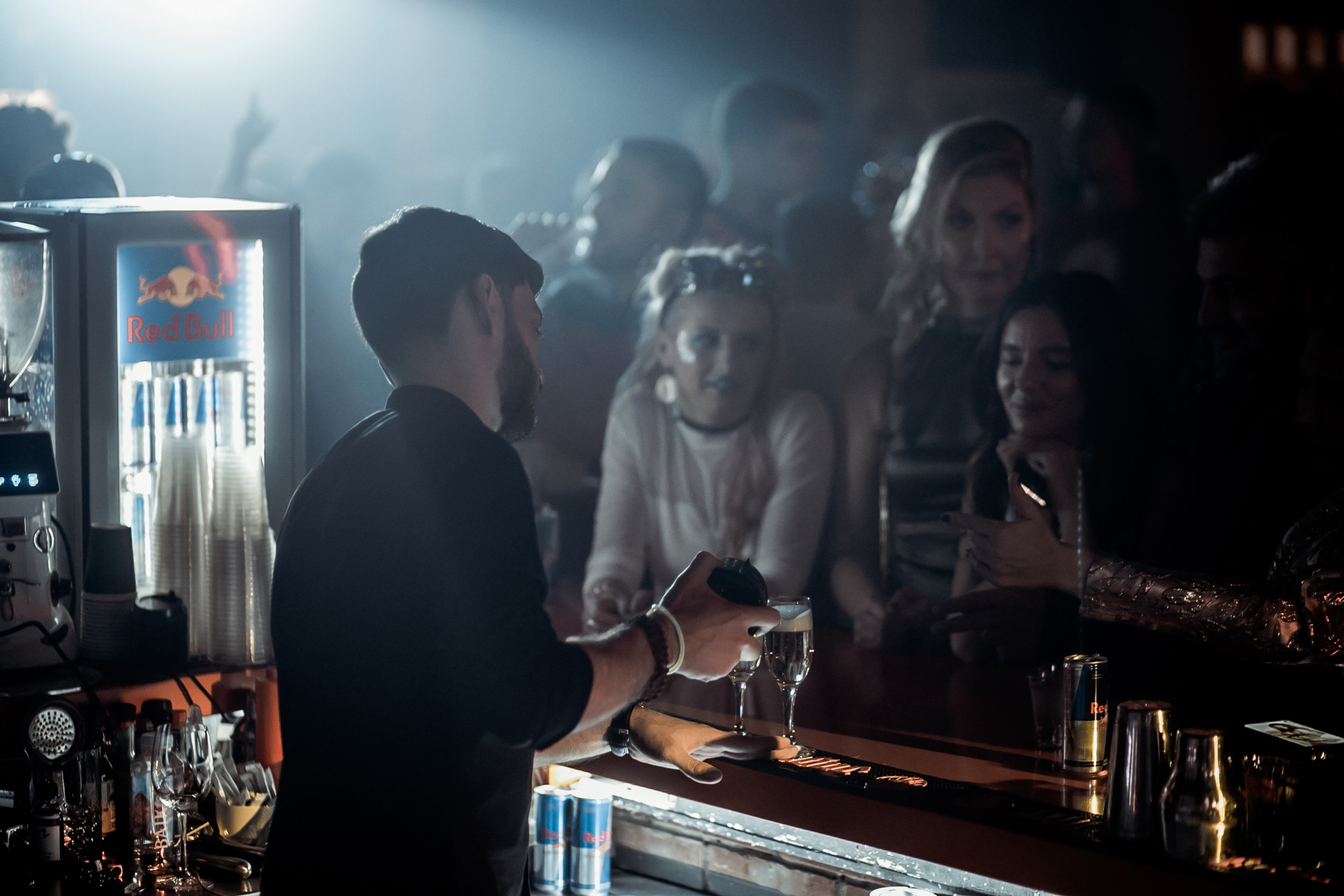 Космическая вечеринка RED BULL. Репортажный фотограф в Сочи Дмитрий Ветринский