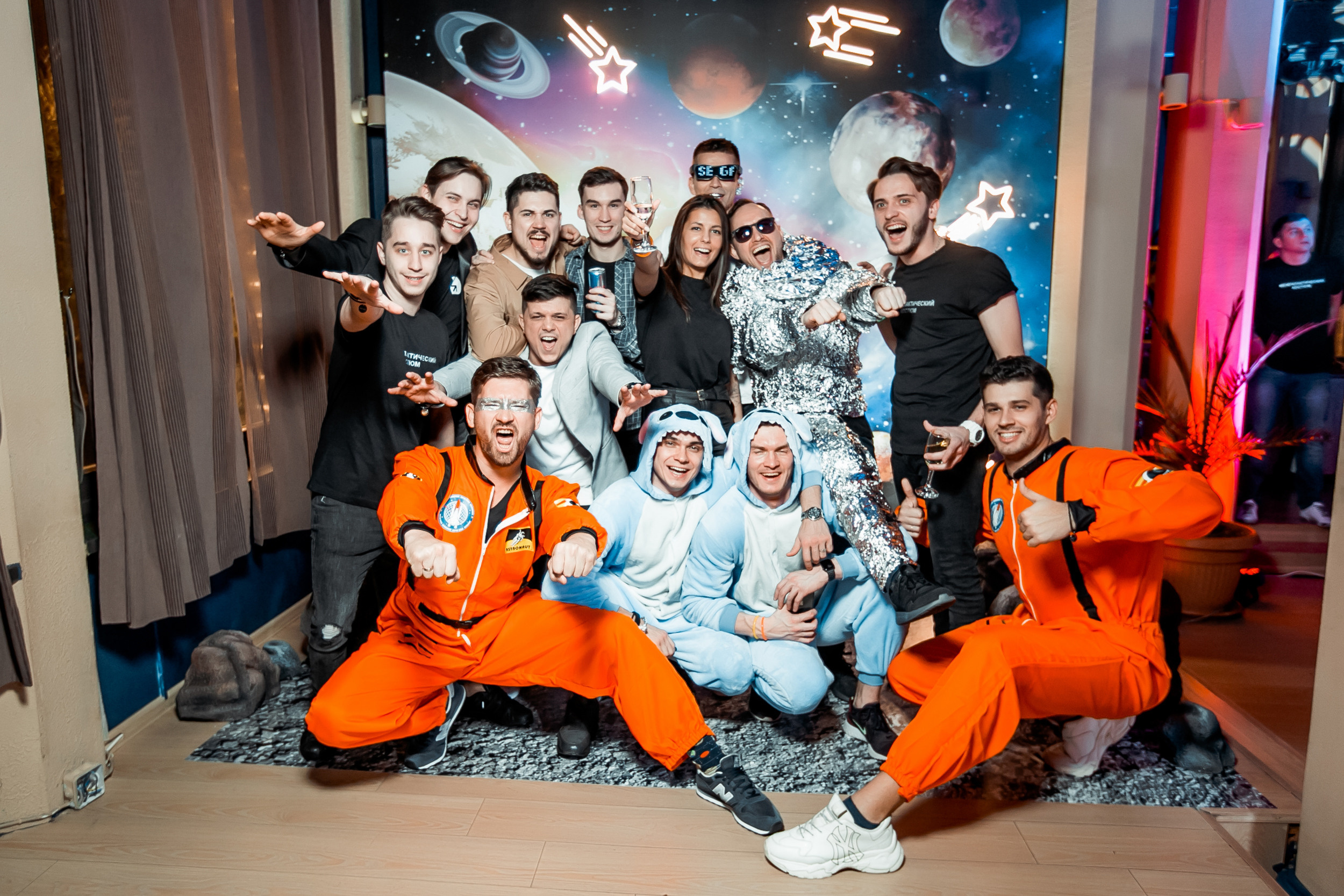 Космическая вечеринка RED BULL. Репортажный фотограф в Сочи Дмитрий Ветринский