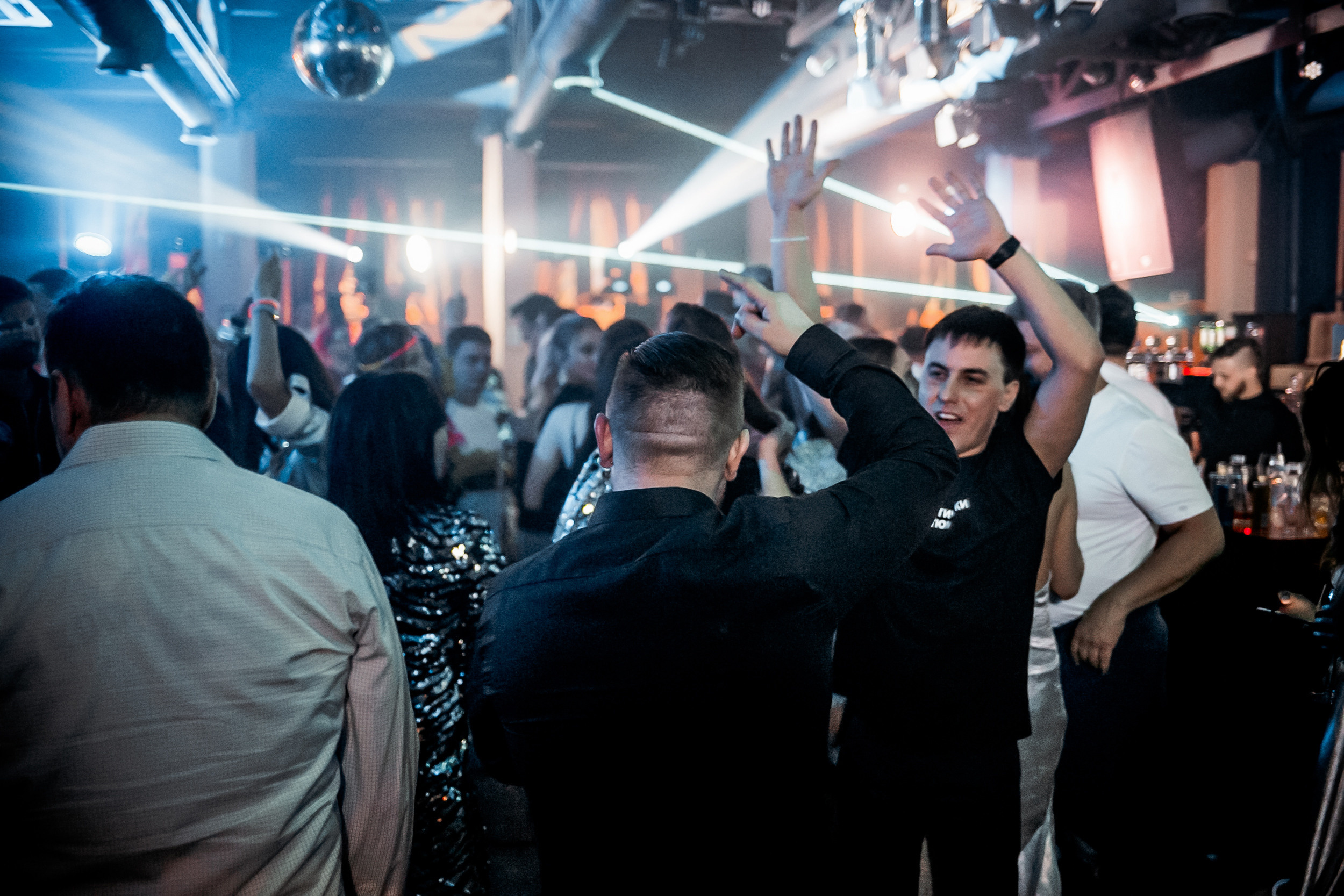 Космическая вечеринка RED BULL. Репортажный фотограф в Сочи Дмитрий Ветринский