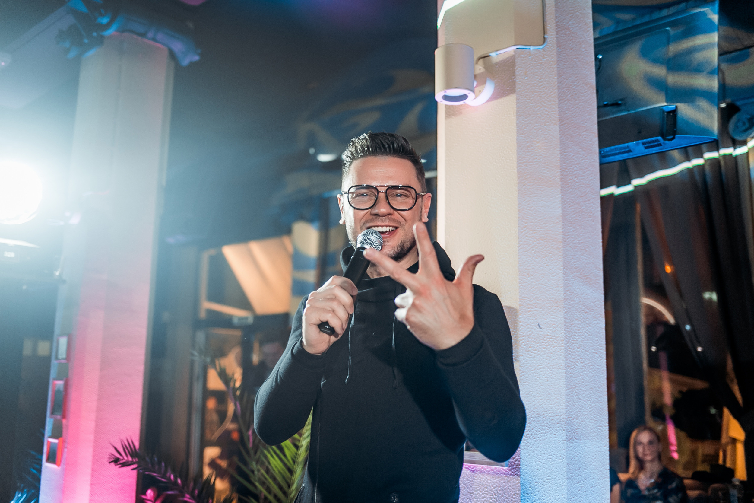 Космическая вечеринка RED BULL. Репортажный фотограф в Сочи Дмитрий Ветринский