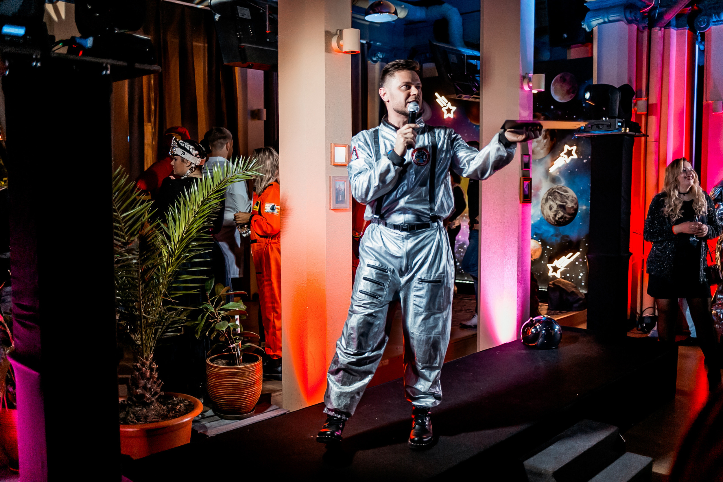 Космическая вечеринка RED BULL. Репортажный фотограф в Сочи Дмитрий Ветринский