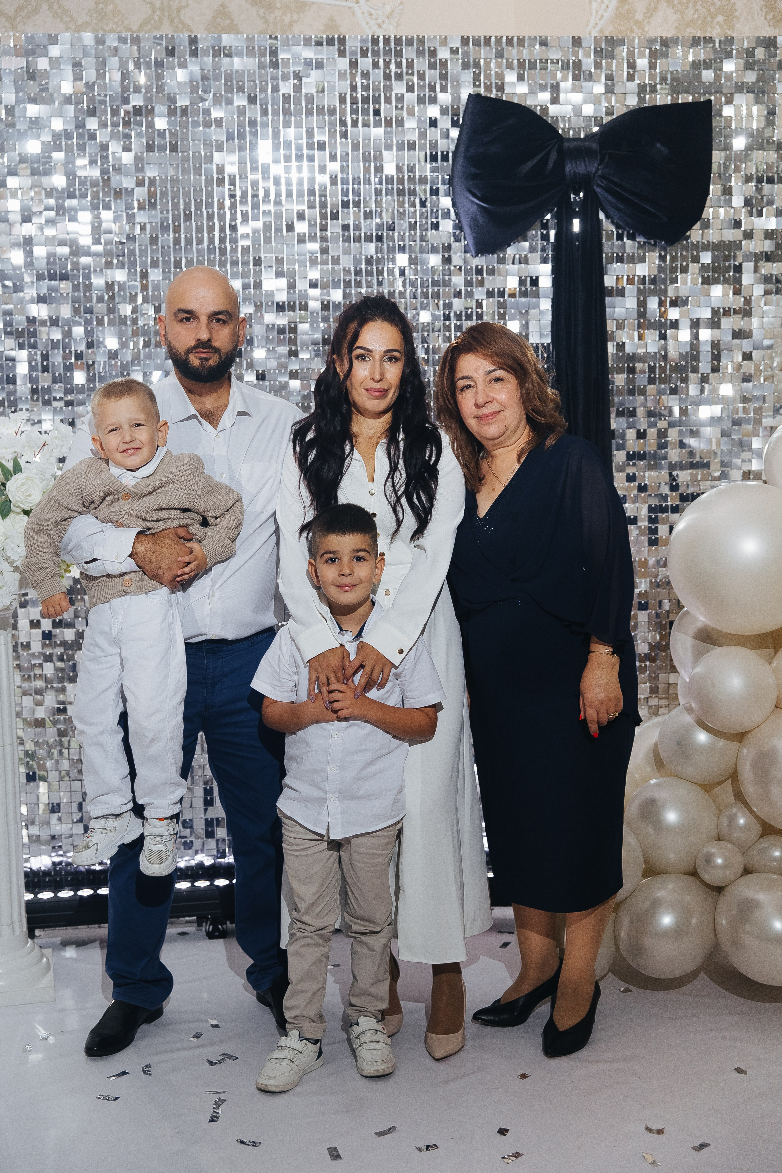 Ани и Назели. 35&5 День рождения, «Янтарь». Фотограф в Красноярске Надежда Воскресенская