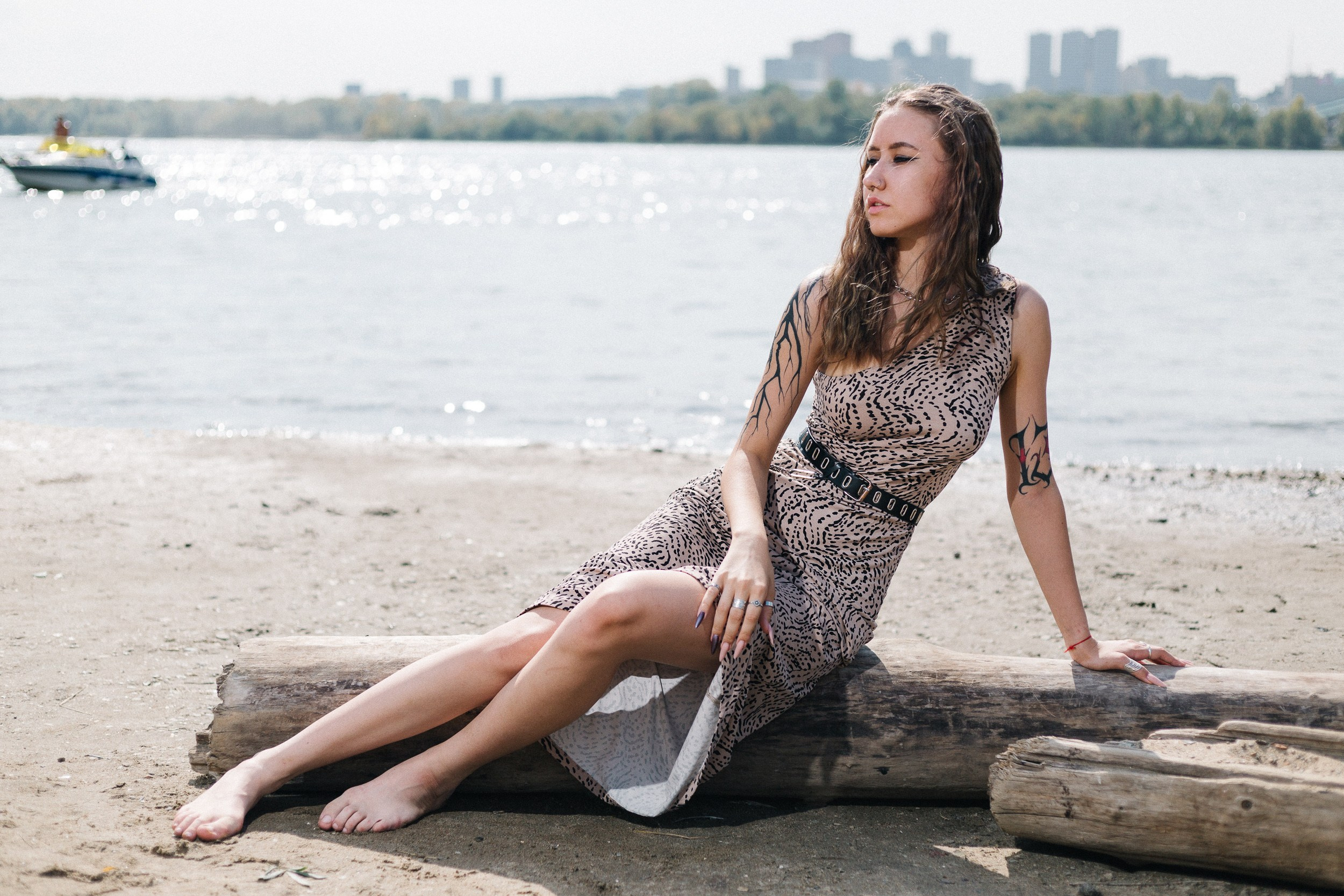 Яркая летняя съёмка на улице в Новосибирске. Портретный и репортажный фотограф. Мыльников Илья