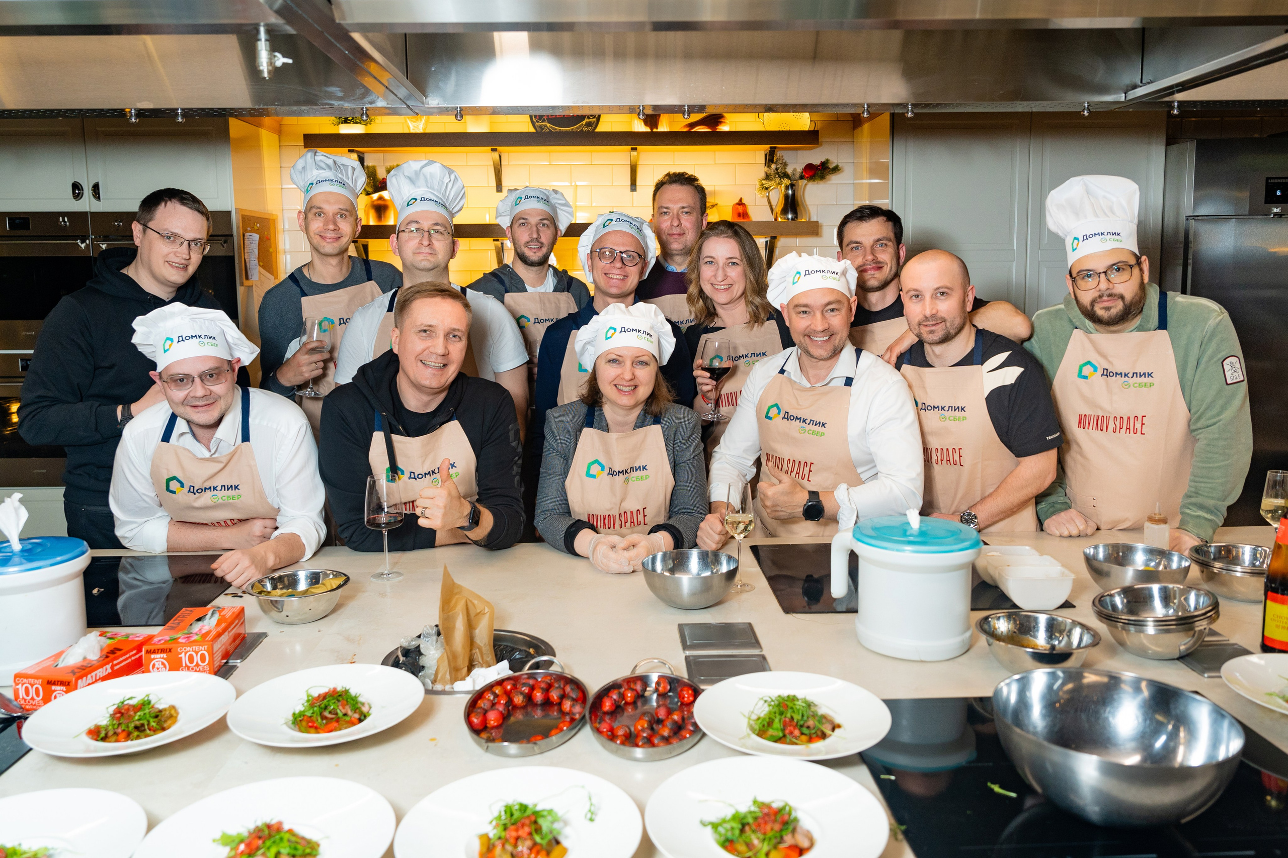 NOVIKOV SCHOOL — Умами зал. Фотограф Никита Комаров