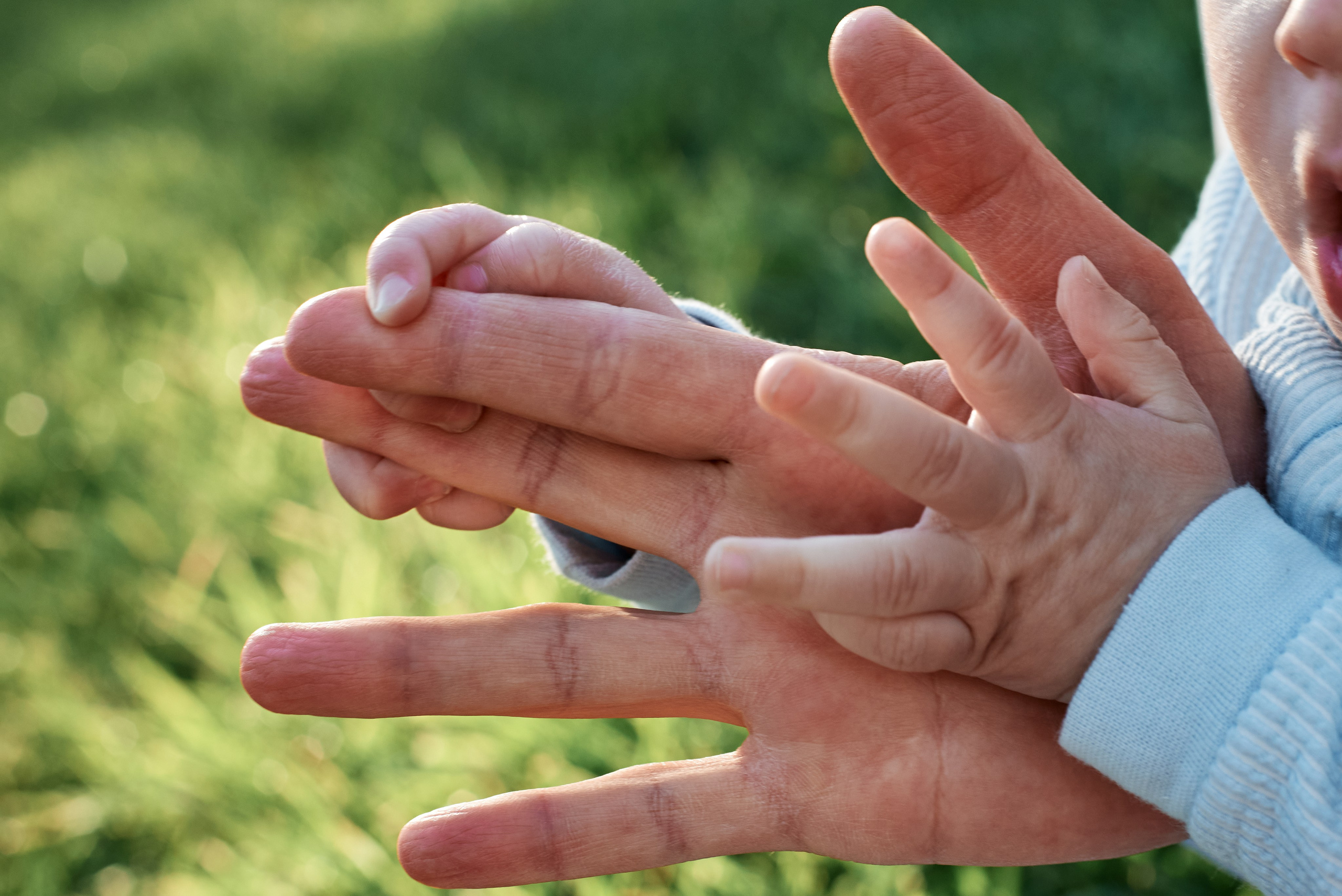 Мыльные пузыри. Семейная фотопрогулка. Семейный фотограф в Железнодорожном Масаева Елена