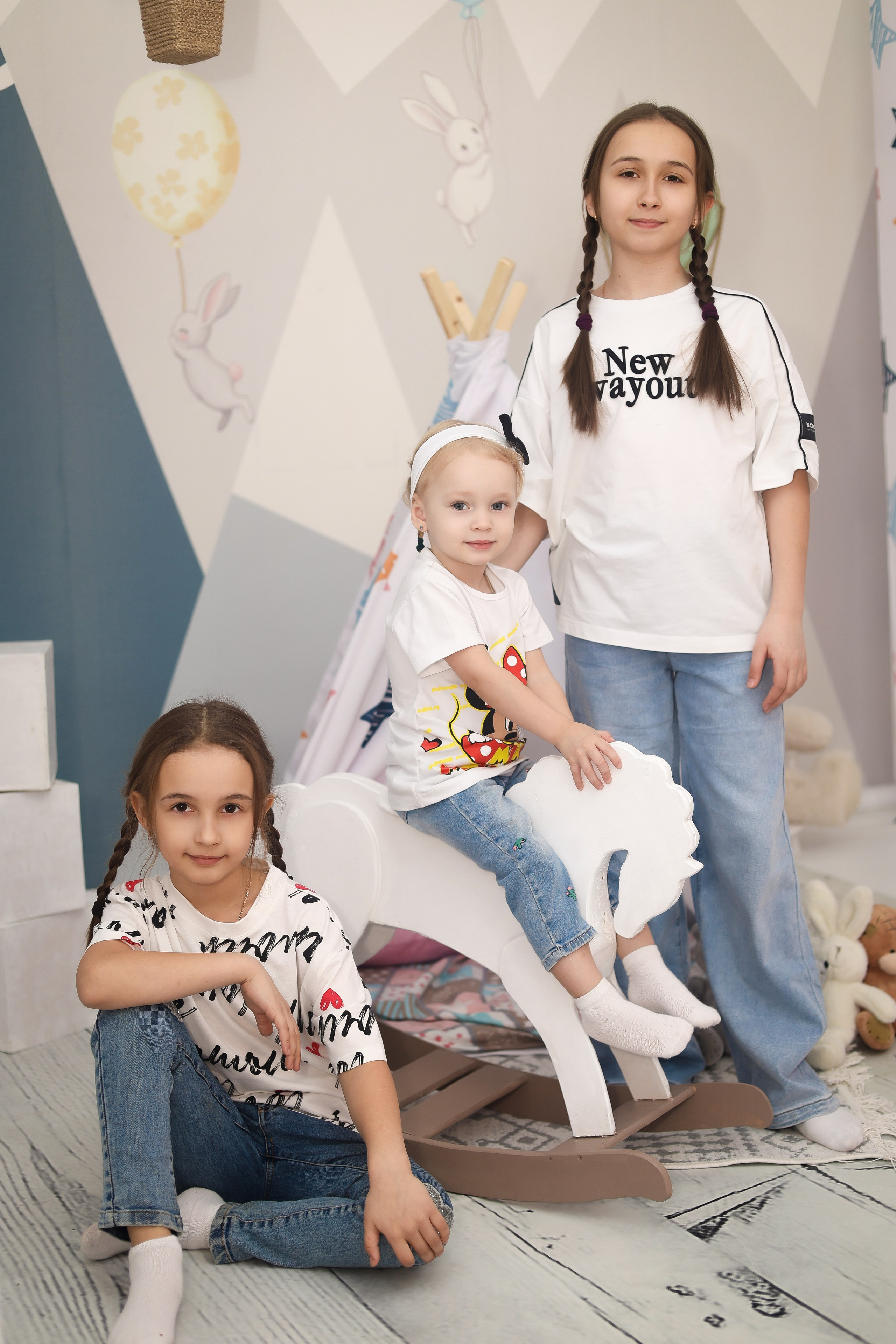 Семейные фотосессии студийные; новогодние, тематические, домашние и тд. Выпускные альбомы для школ и Детских садов в Барнауле /Выпускные/Свадебные/Детские/Семейные и др. виды съёмок /Фотограф Вера Валейко