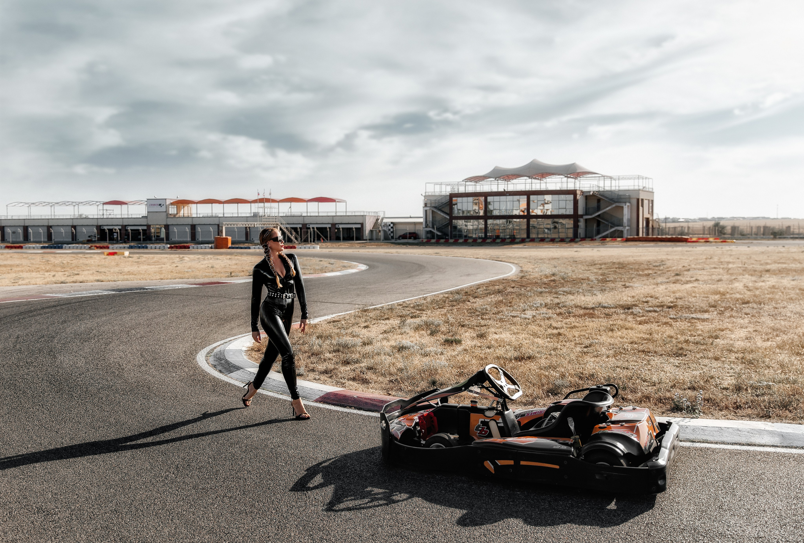 IRINA Международный Гоночный Комплекс «Crimea GRAND PRIX». Свадебный фотограф в Евпатории и в Крыму, Love story, женский портрет