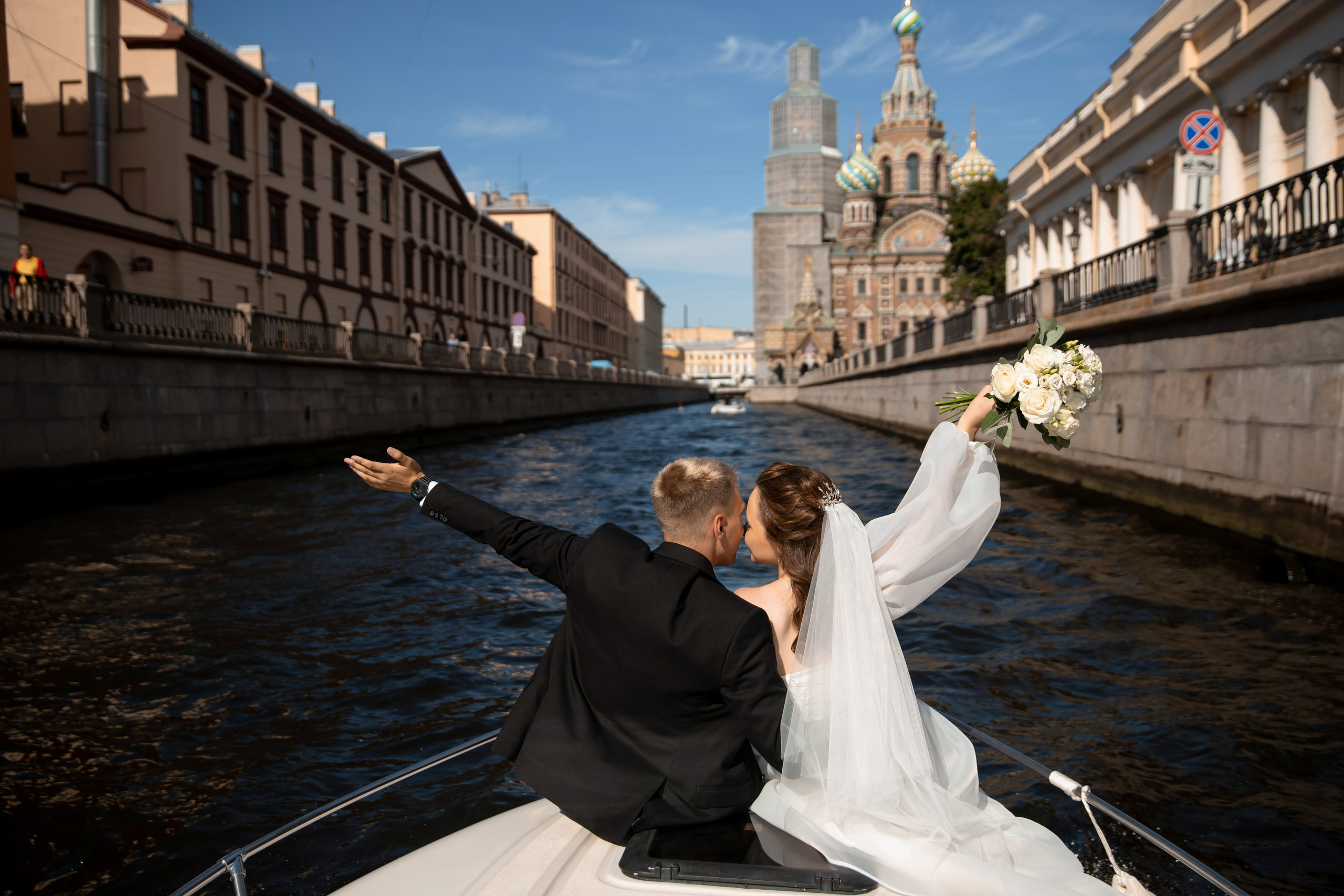 Валерия и Илья / Прогулка на катере. Свадебный и семейный фотограф в Москве Диана Левченко