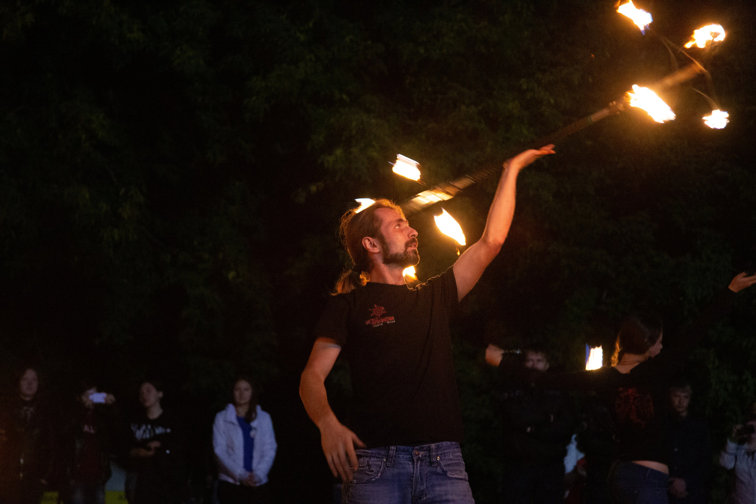 Огненное шоу в Перми. Фотограф Никита Попов. Фотограф Пермь. Фотосессия в фотостудии Перми и на свежем воздухе