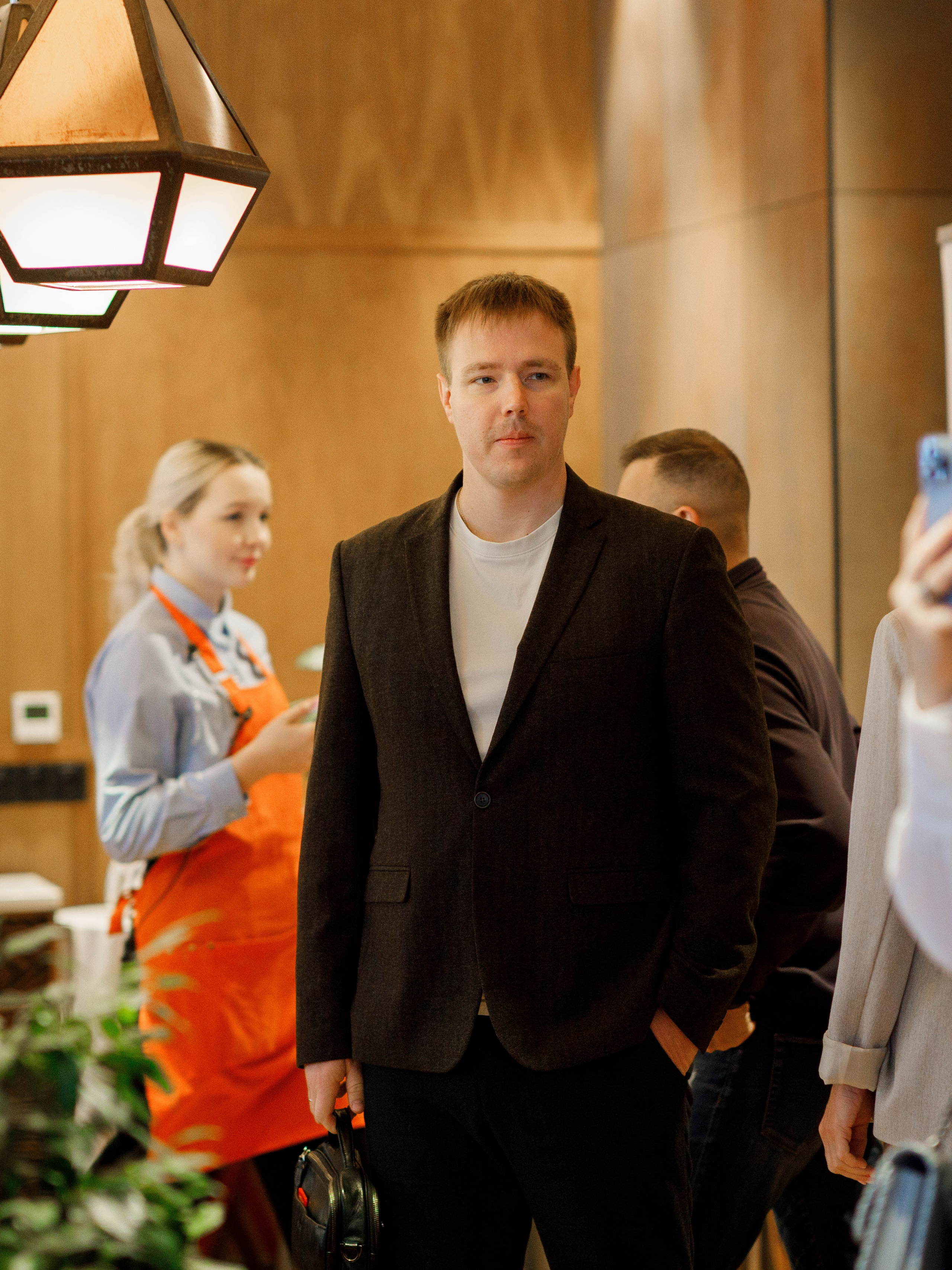 Международный опыт инвестиций РФ и ОАЭ. Бизнес-завтрак в «Магадане». Репортажный фотограф в Новосибирске Алена Помазунова